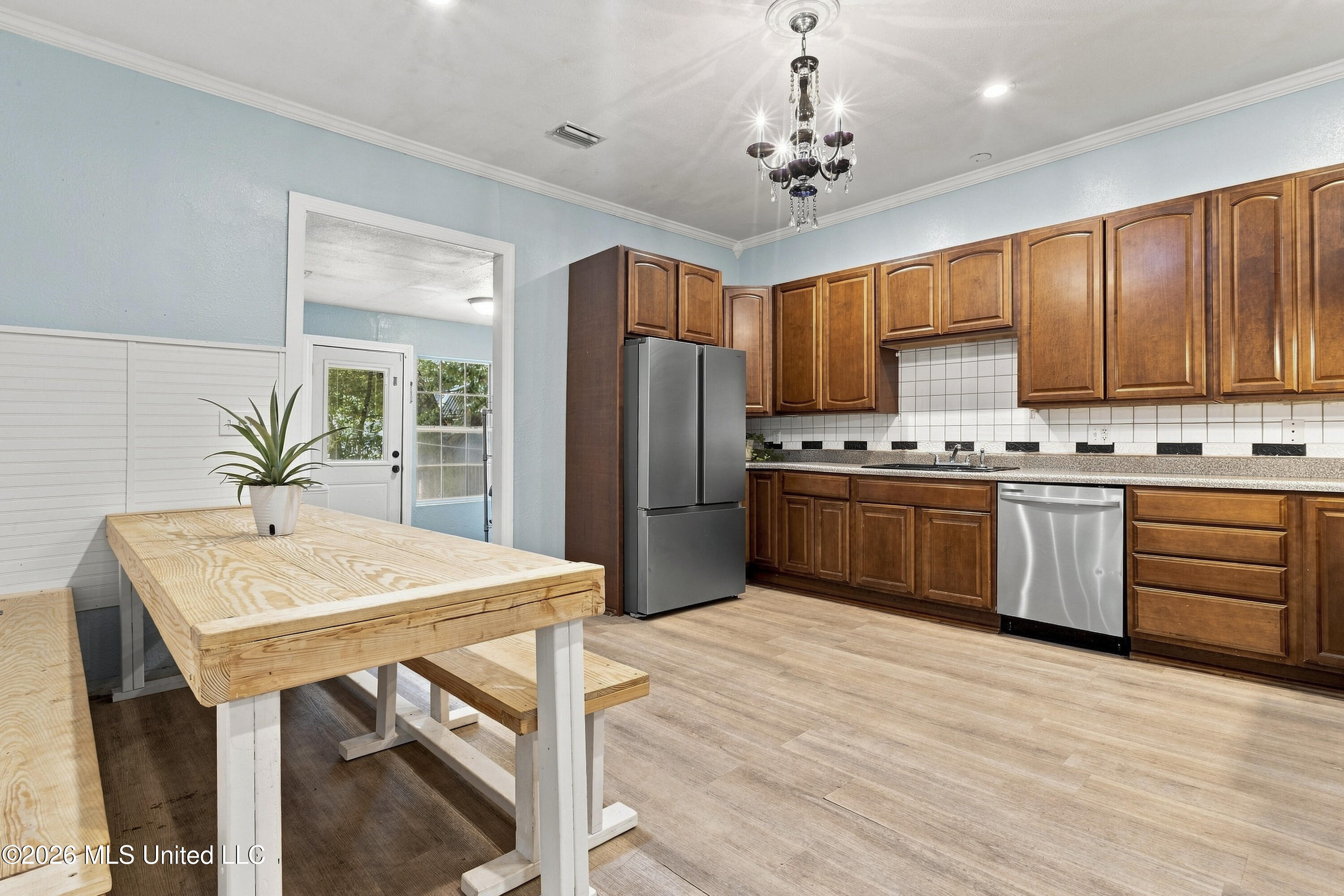 615 Mckinley Avenue Property Photo 12