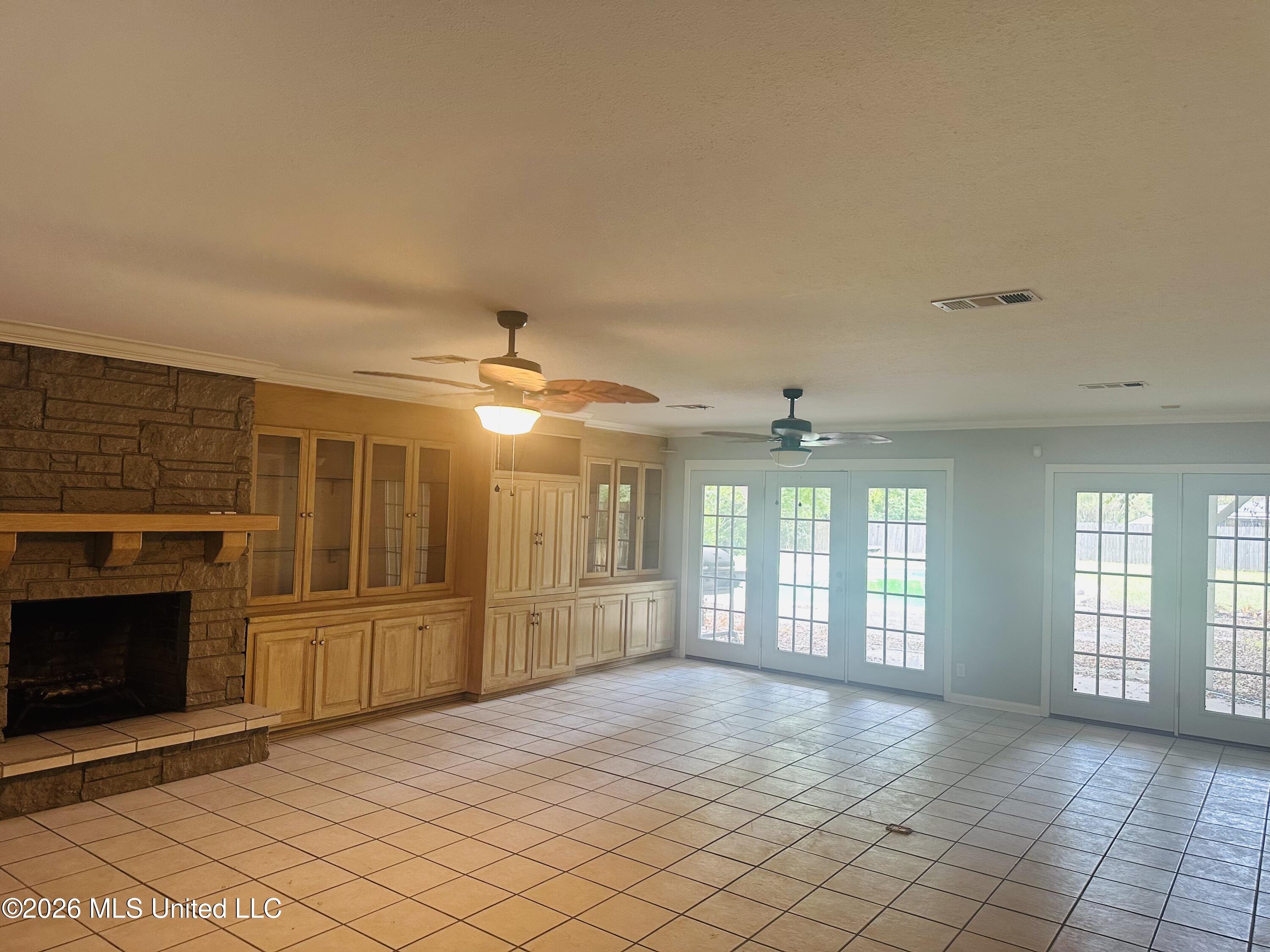 117 Lynwood Drive Property Photo 2