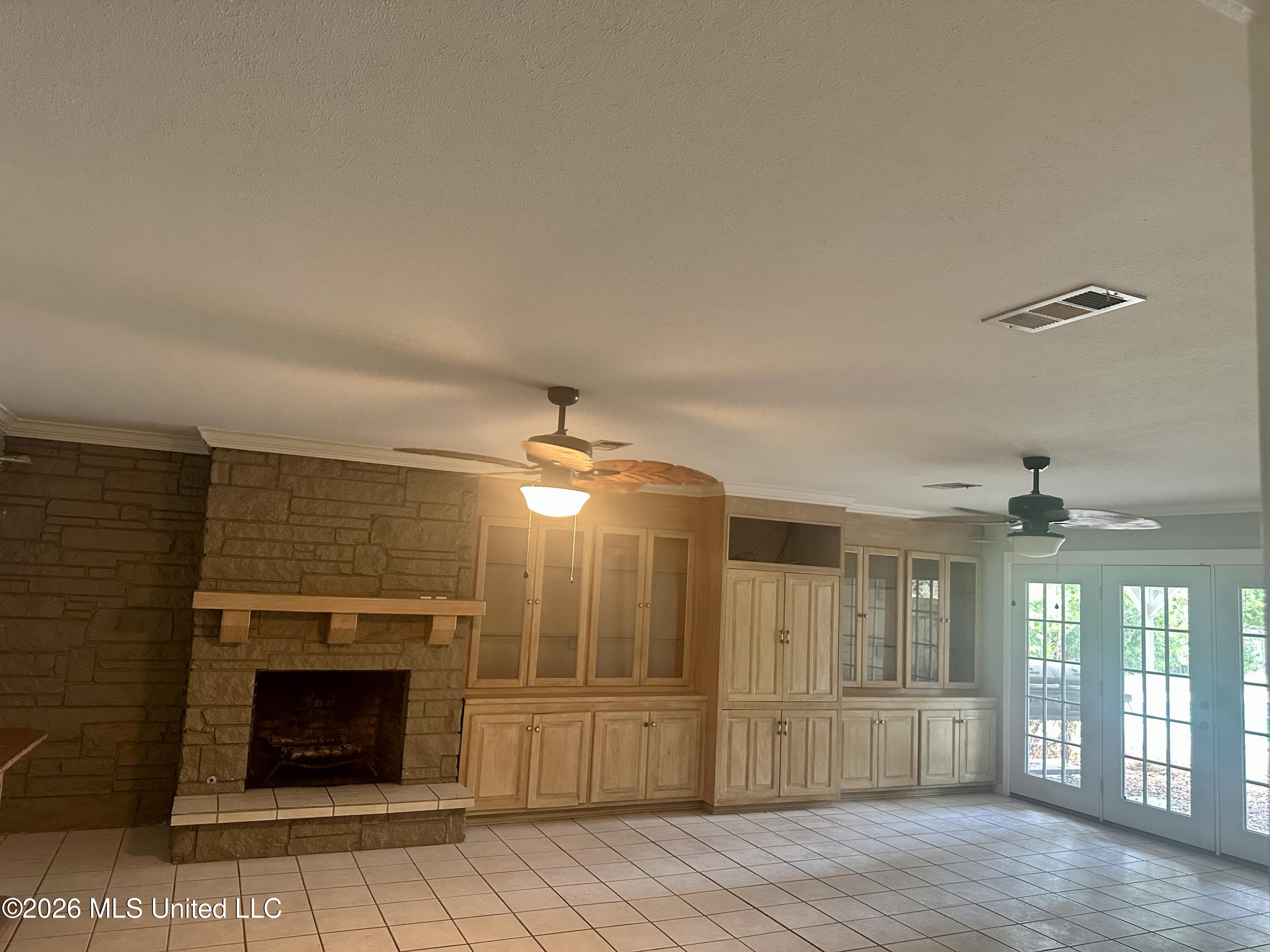 117 Lynwood Drive Property Photo 3