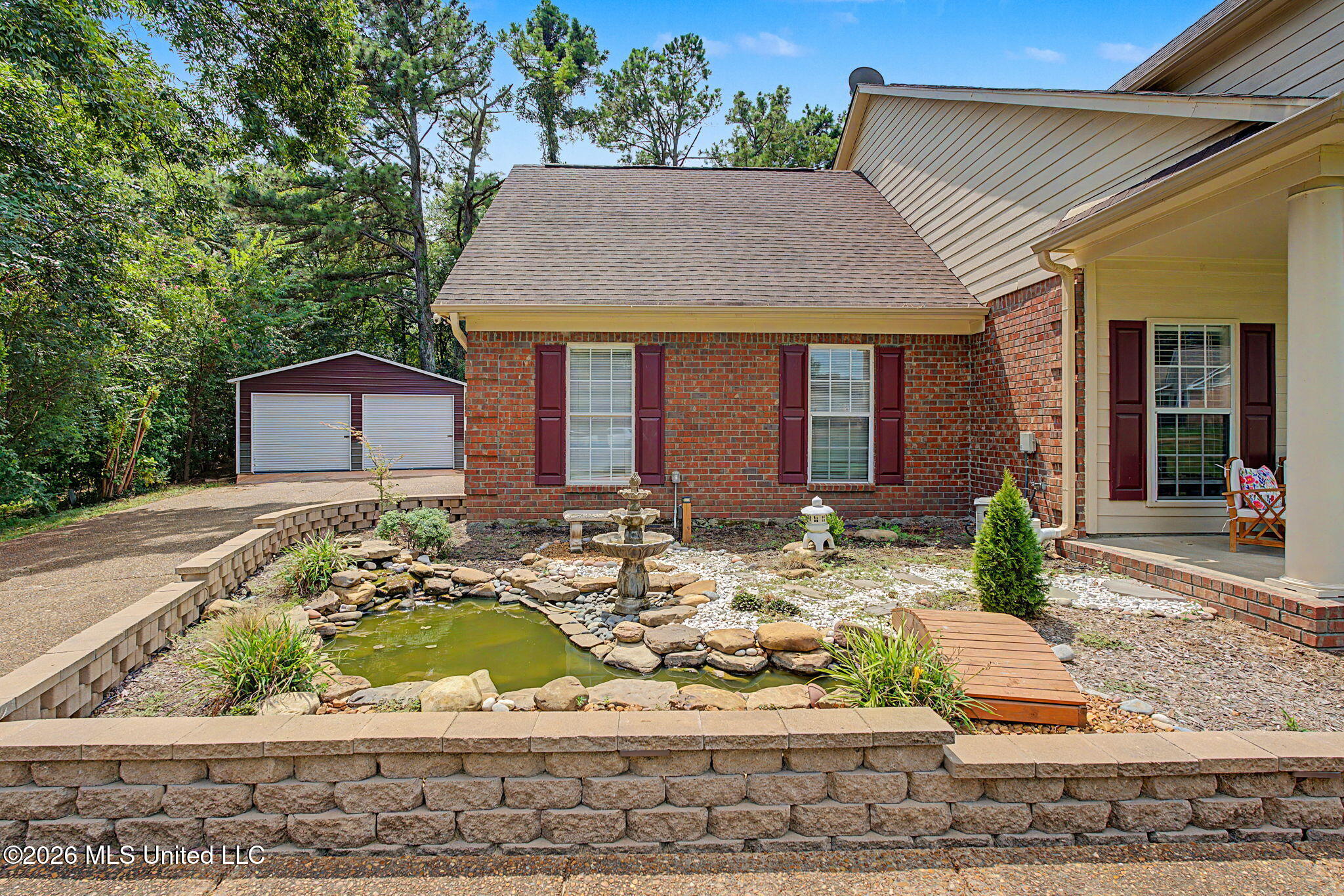 4019 Victoria Drive Property Photo 5