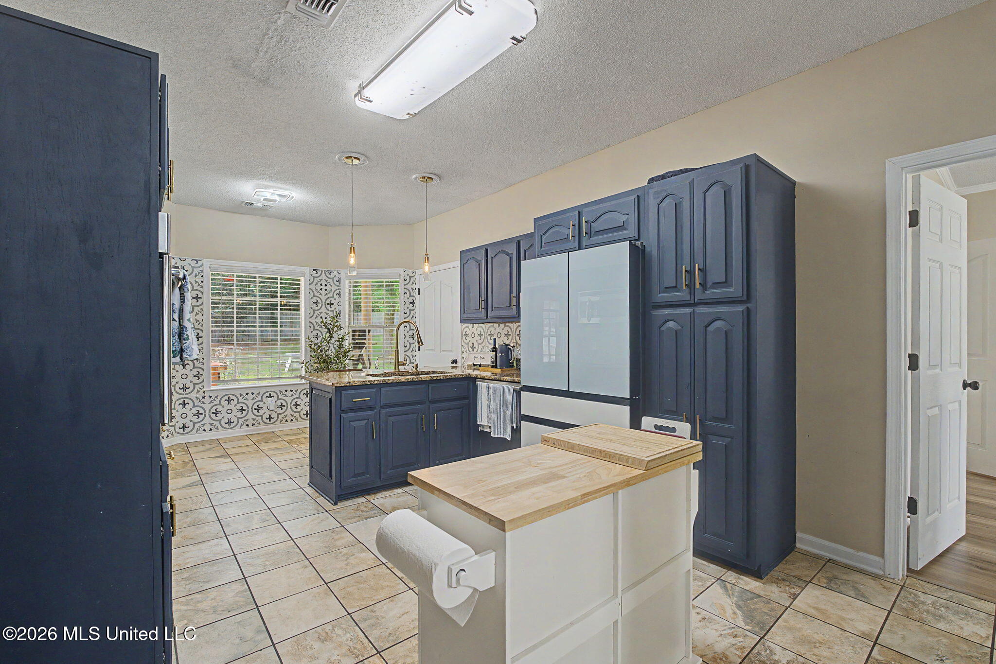 4019 Victoria Drive Property Photo 13