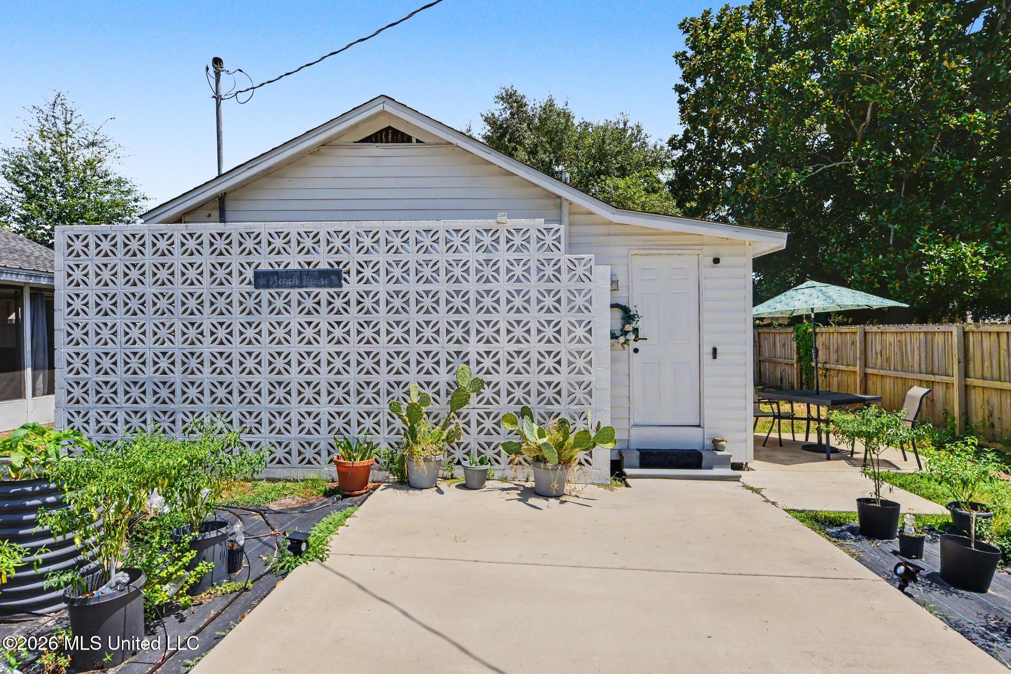 1095 Columbus Street Property Photo 20