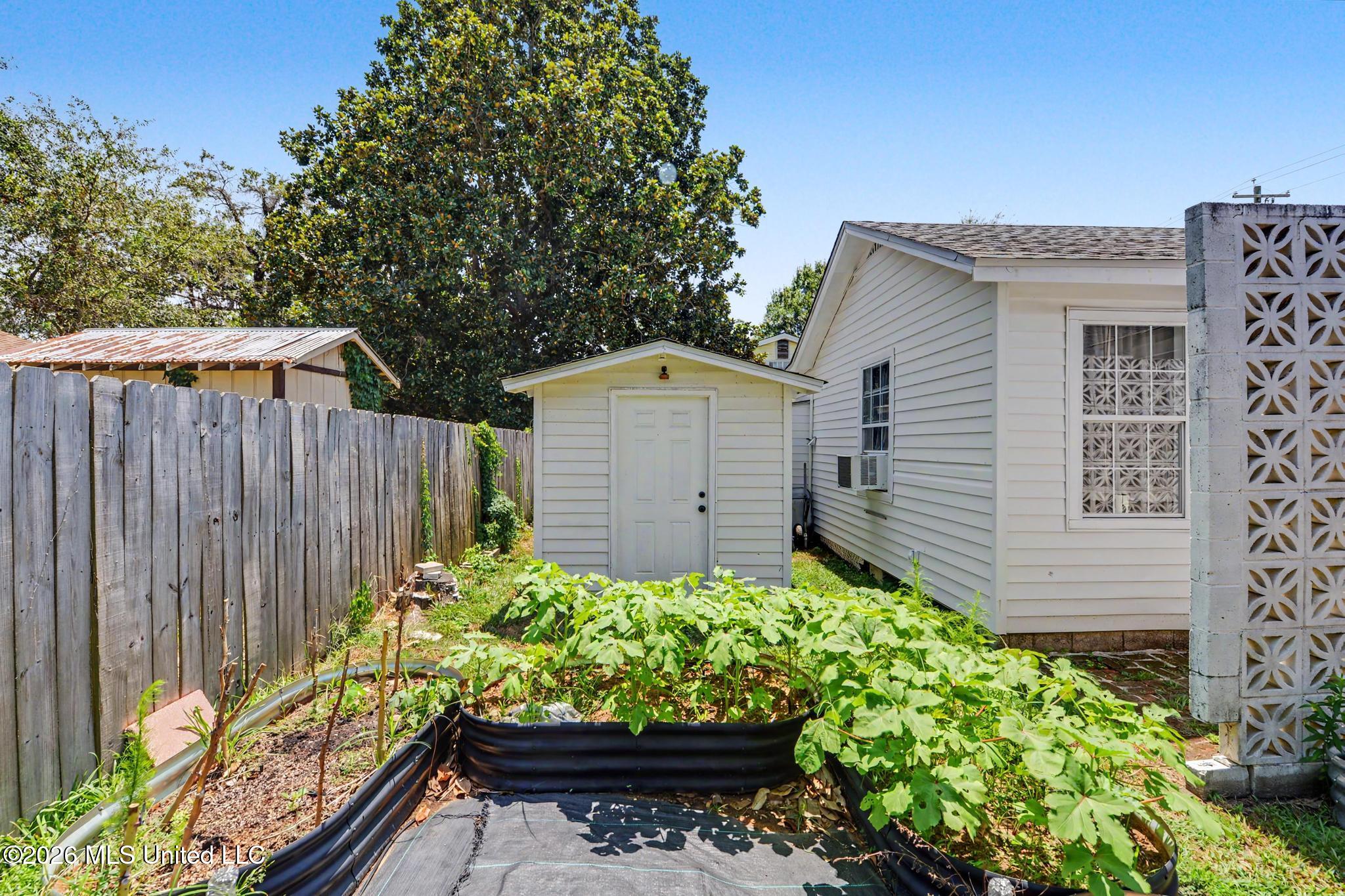 1095 Columbus Street Property Photo 27