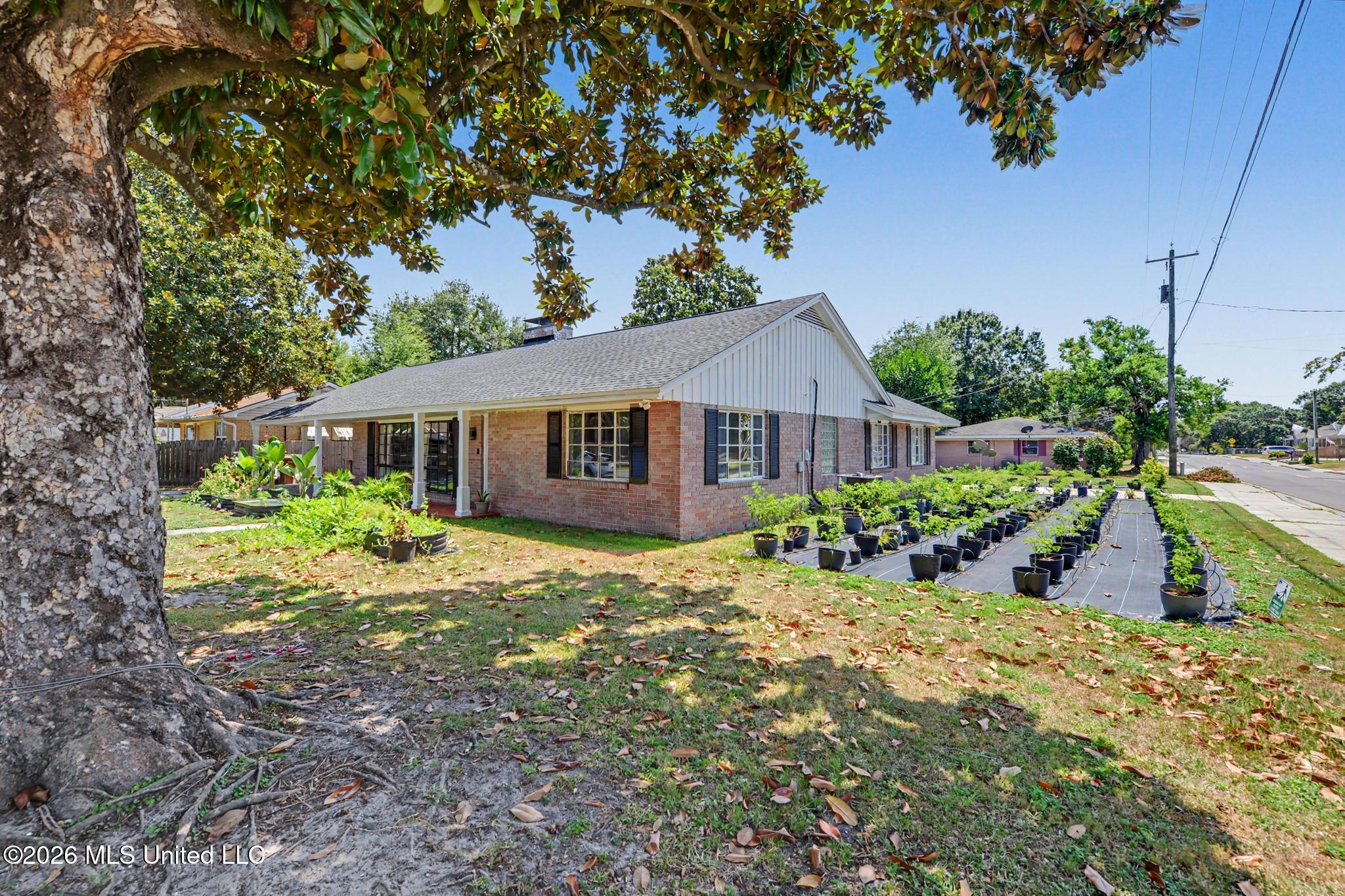 1095 Columbus Street Property Photo 28