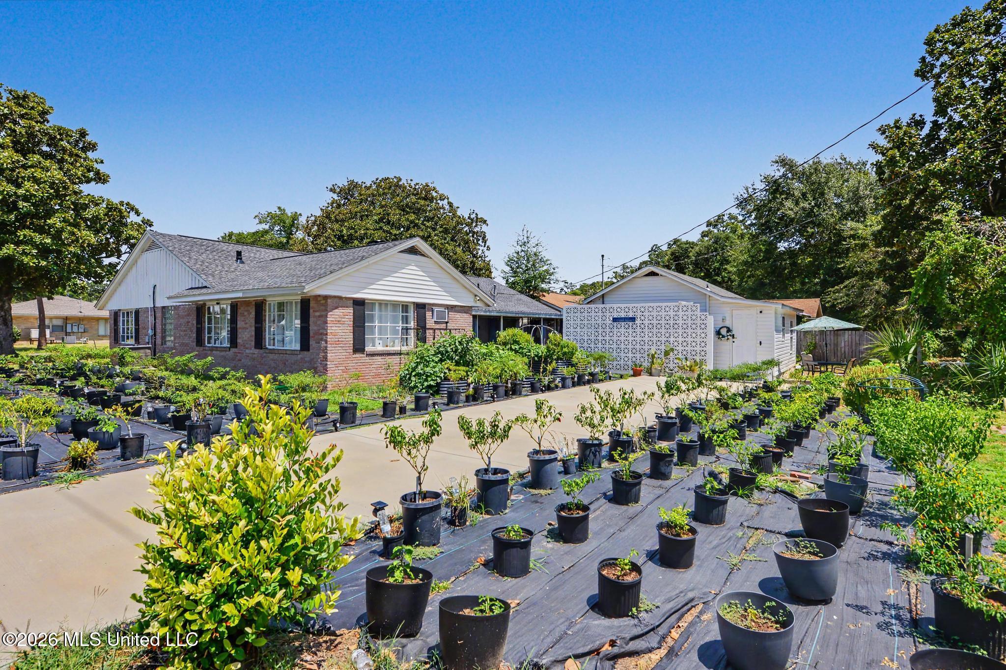 1095 Columbus Street Property Photo 29