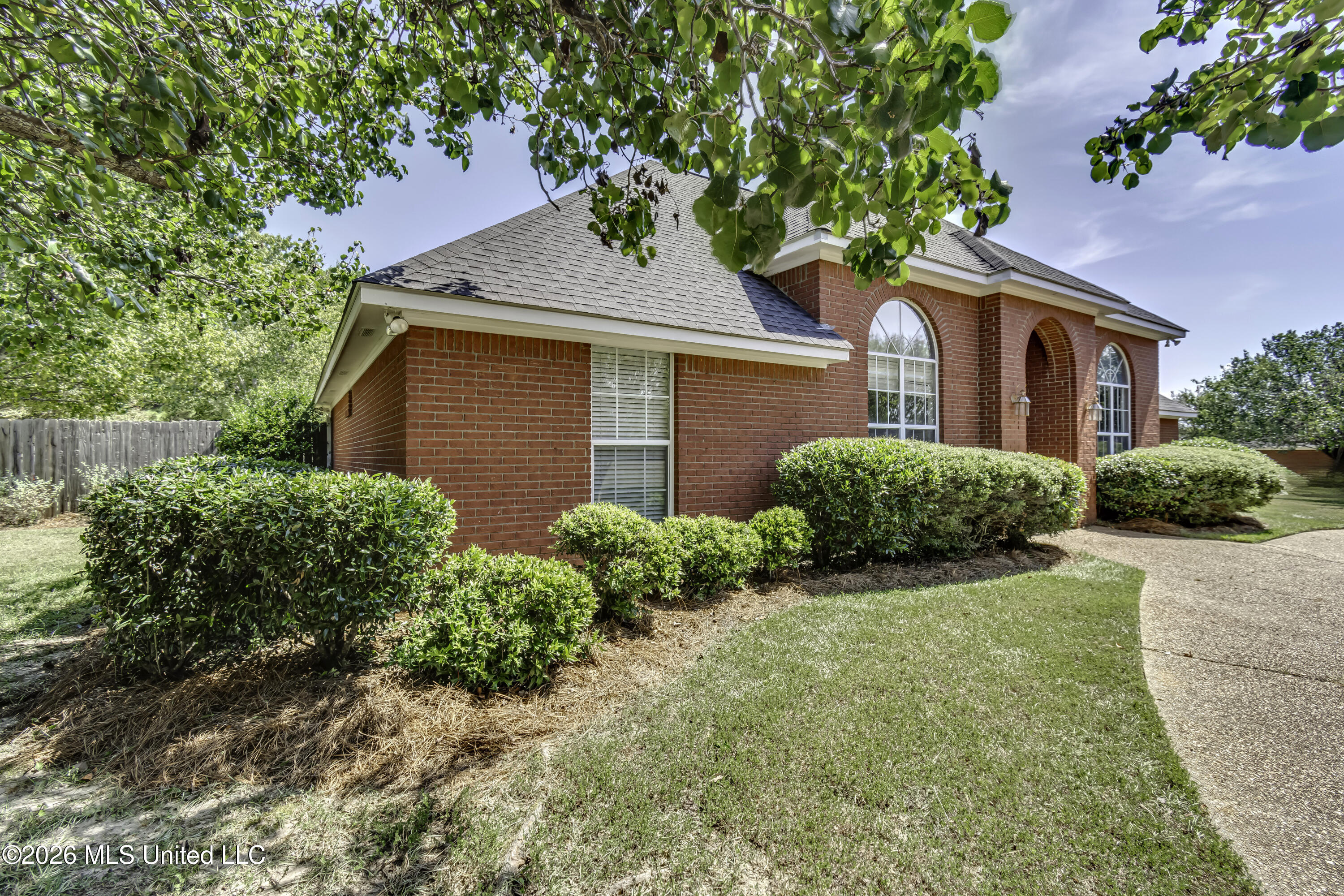 101 Kennesaw Cove Property Photo 2