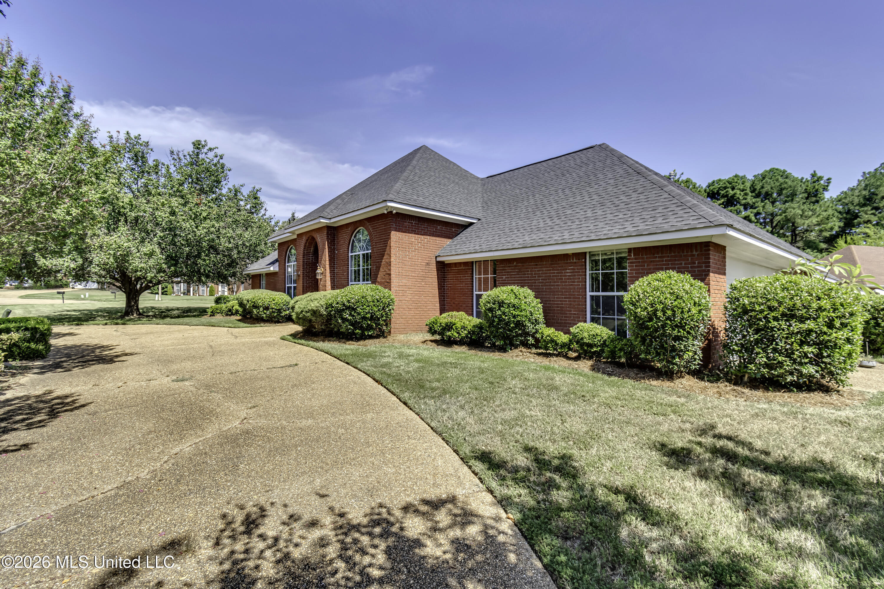 101 Kennesaw Cove Property Photo 5
