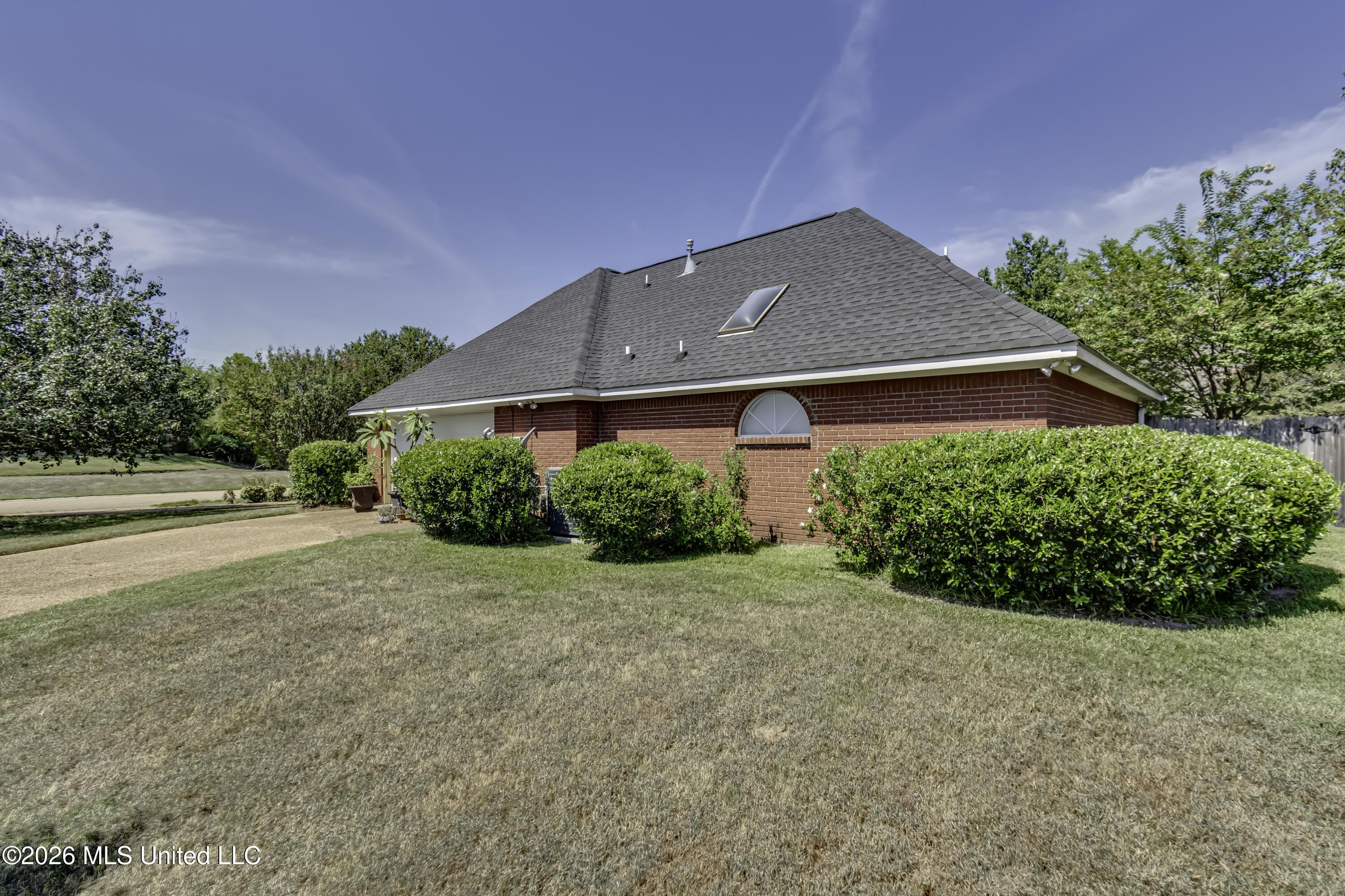 101 Kennesaw Cove Property Photo 7