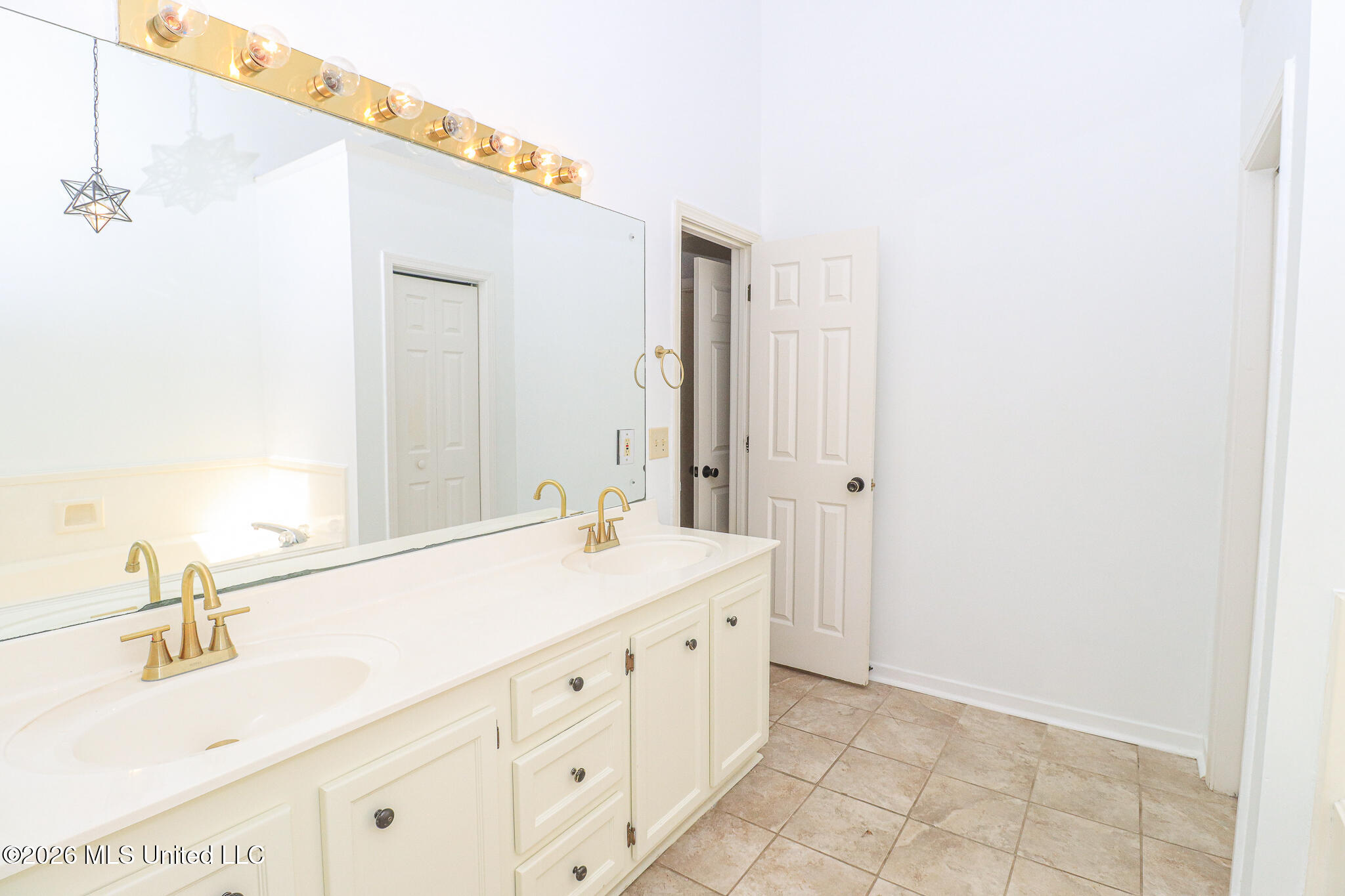 313 Autumn Crest Drive Property Photo 26
