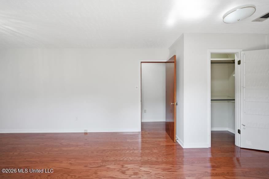 407 Gatewood Drive Property Photo 4