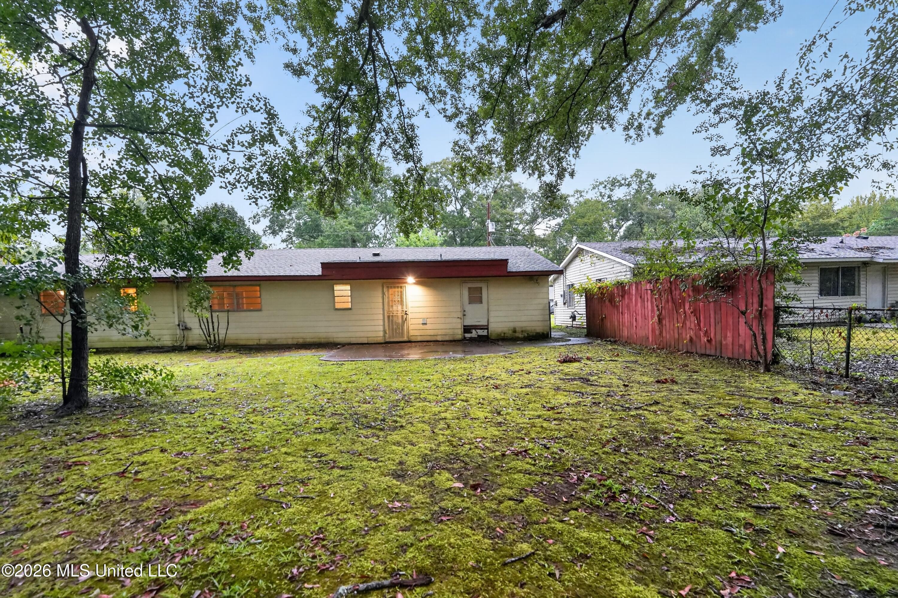 3222 Lakewood Drive Property Photo 3