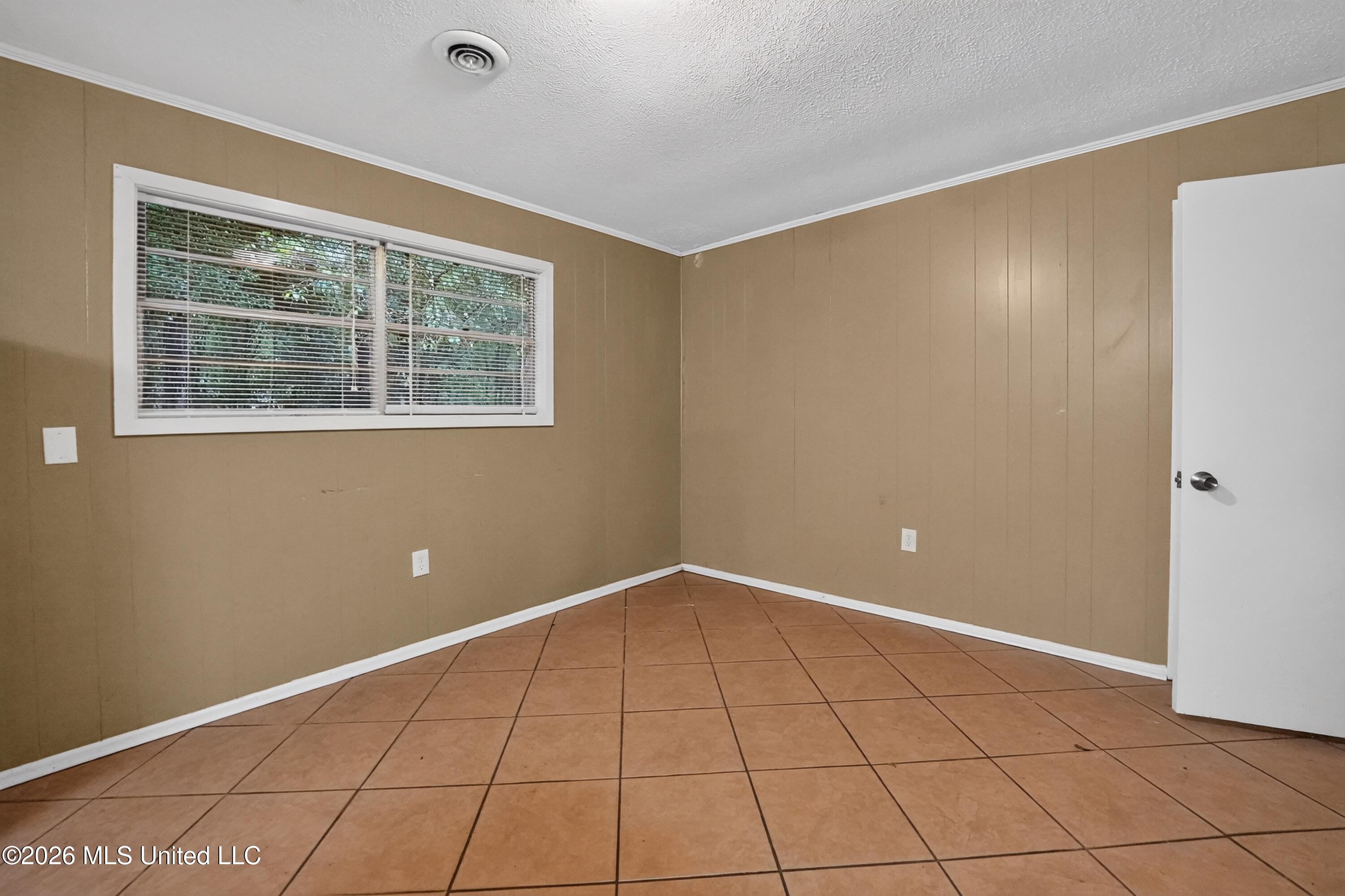 3222 Lakewood Drive Property Photo 4