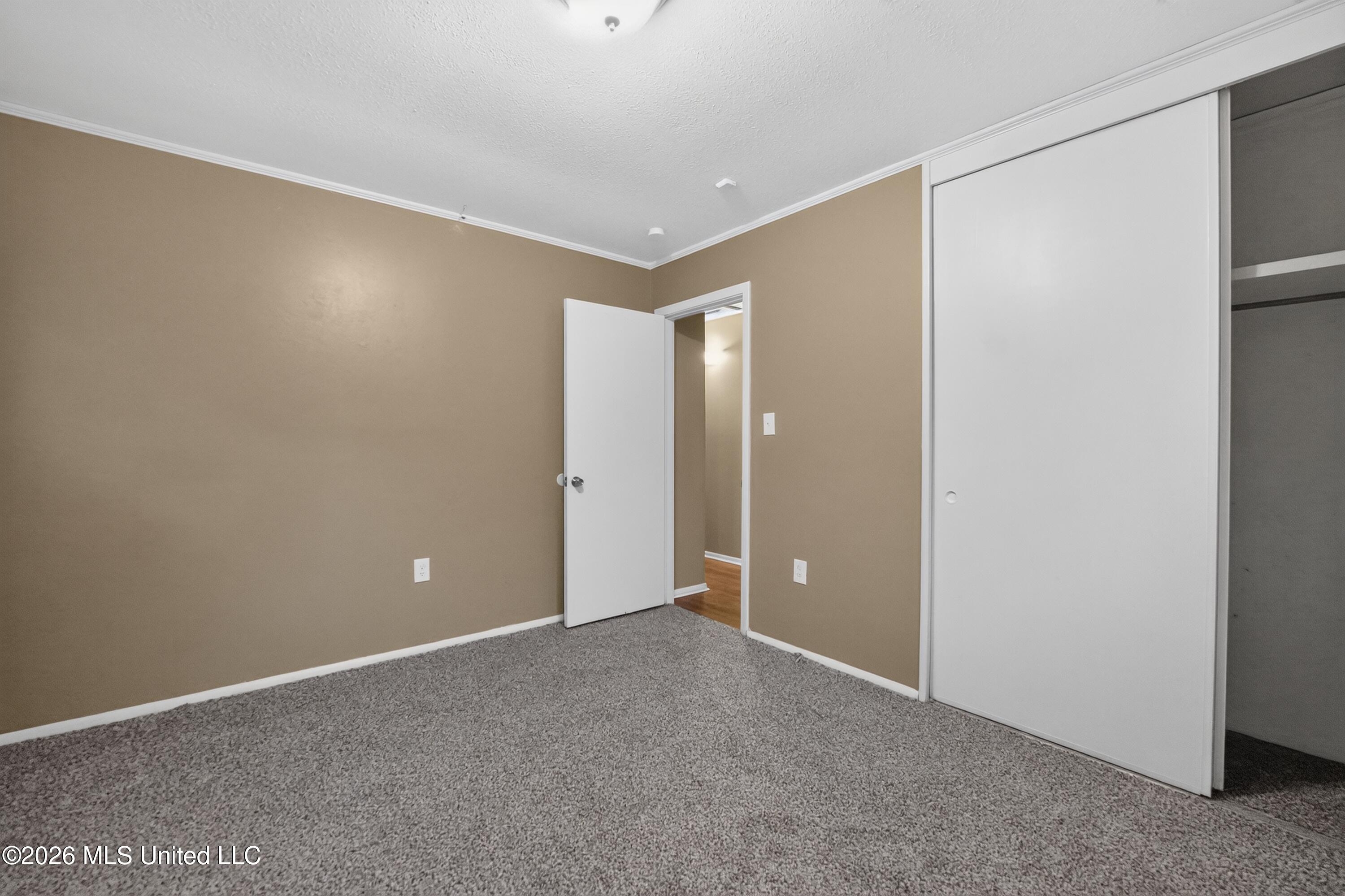 3222 Lakewood Drive Property Photo 8