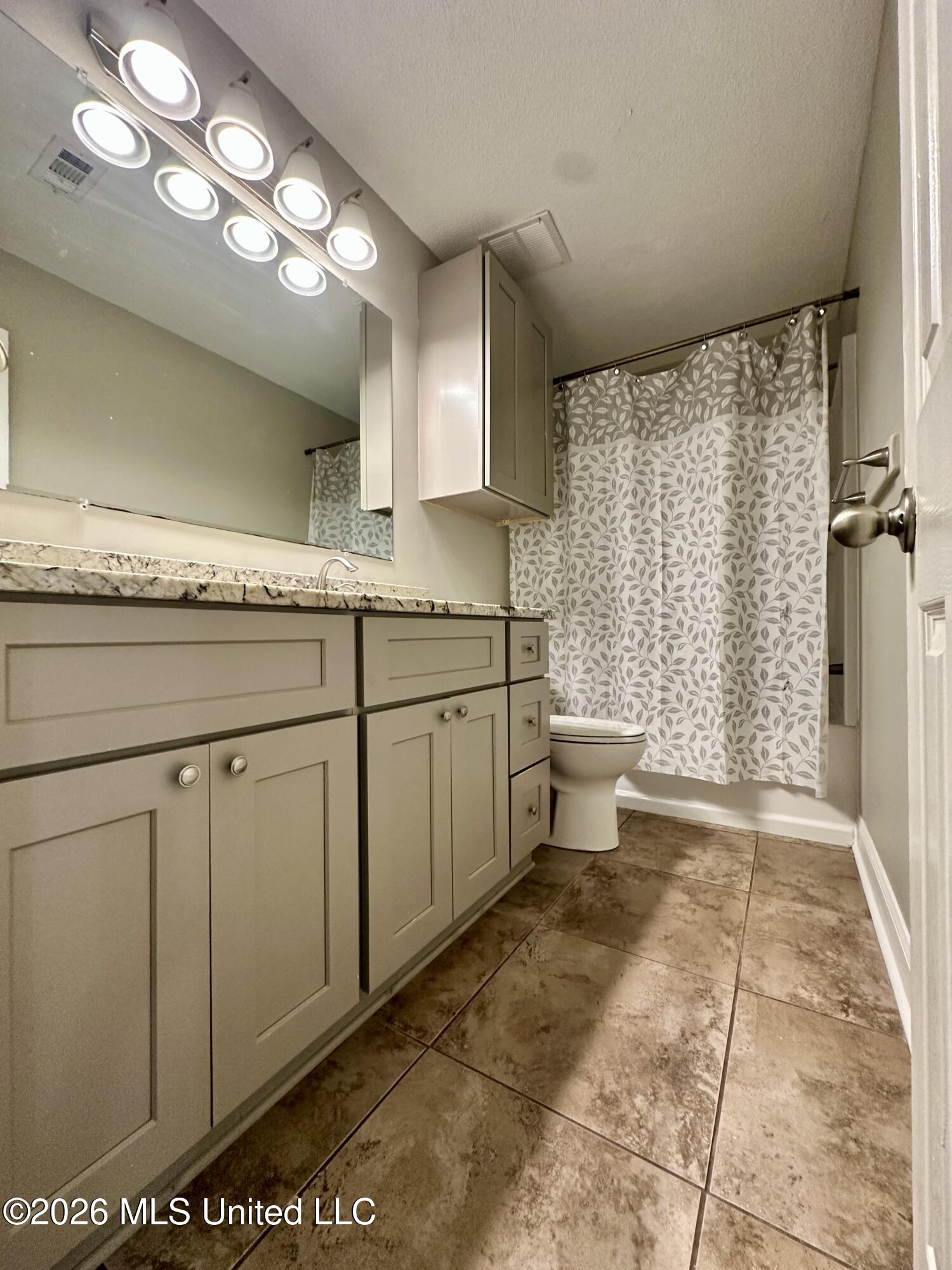 1743 James Buchanan Drive Property Photo 7