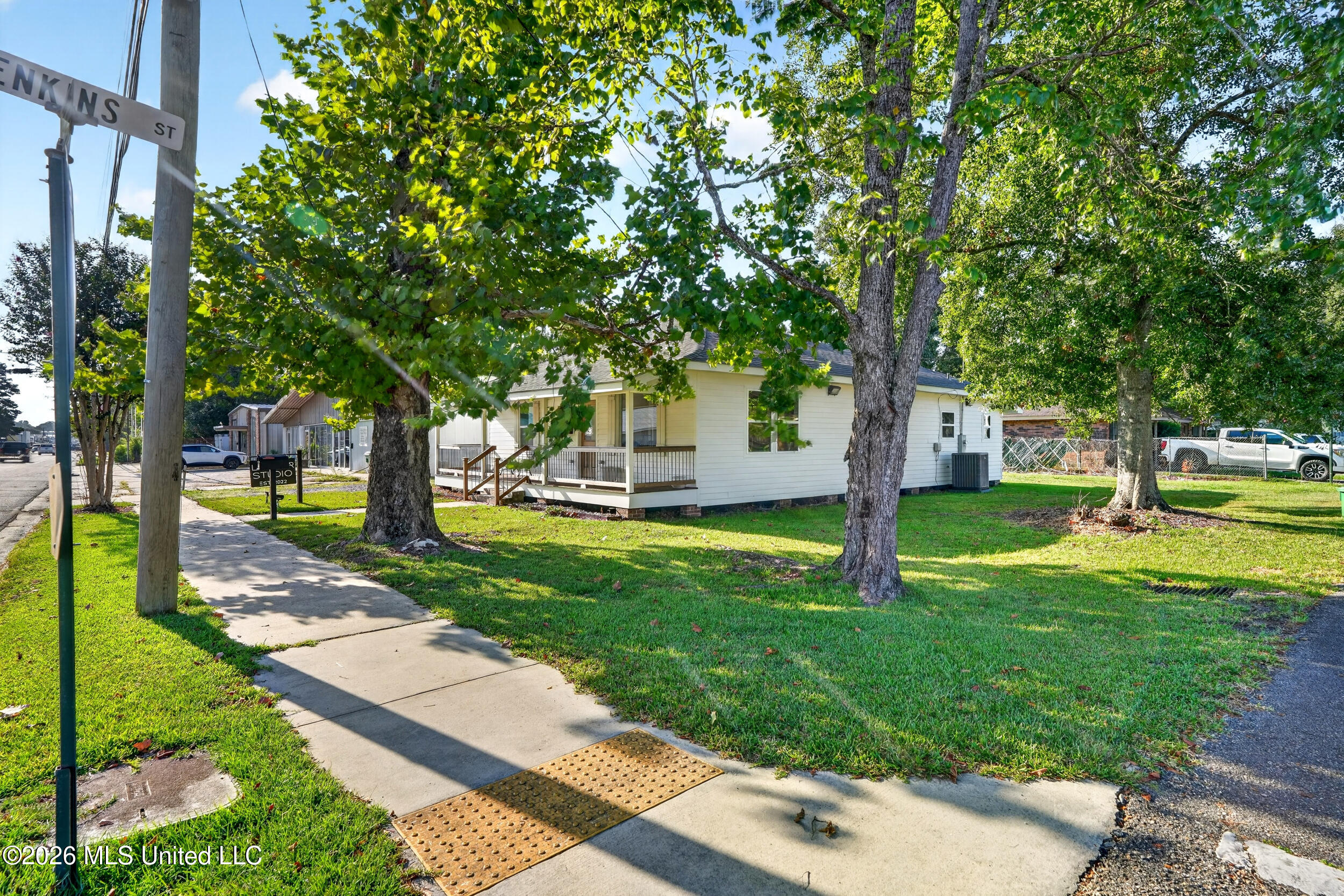 521 W Canal Street Property Photo 8