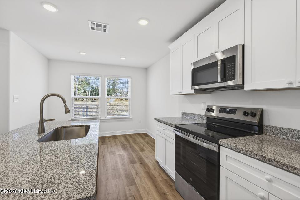 10508 Glade Cove Property Photo 8
