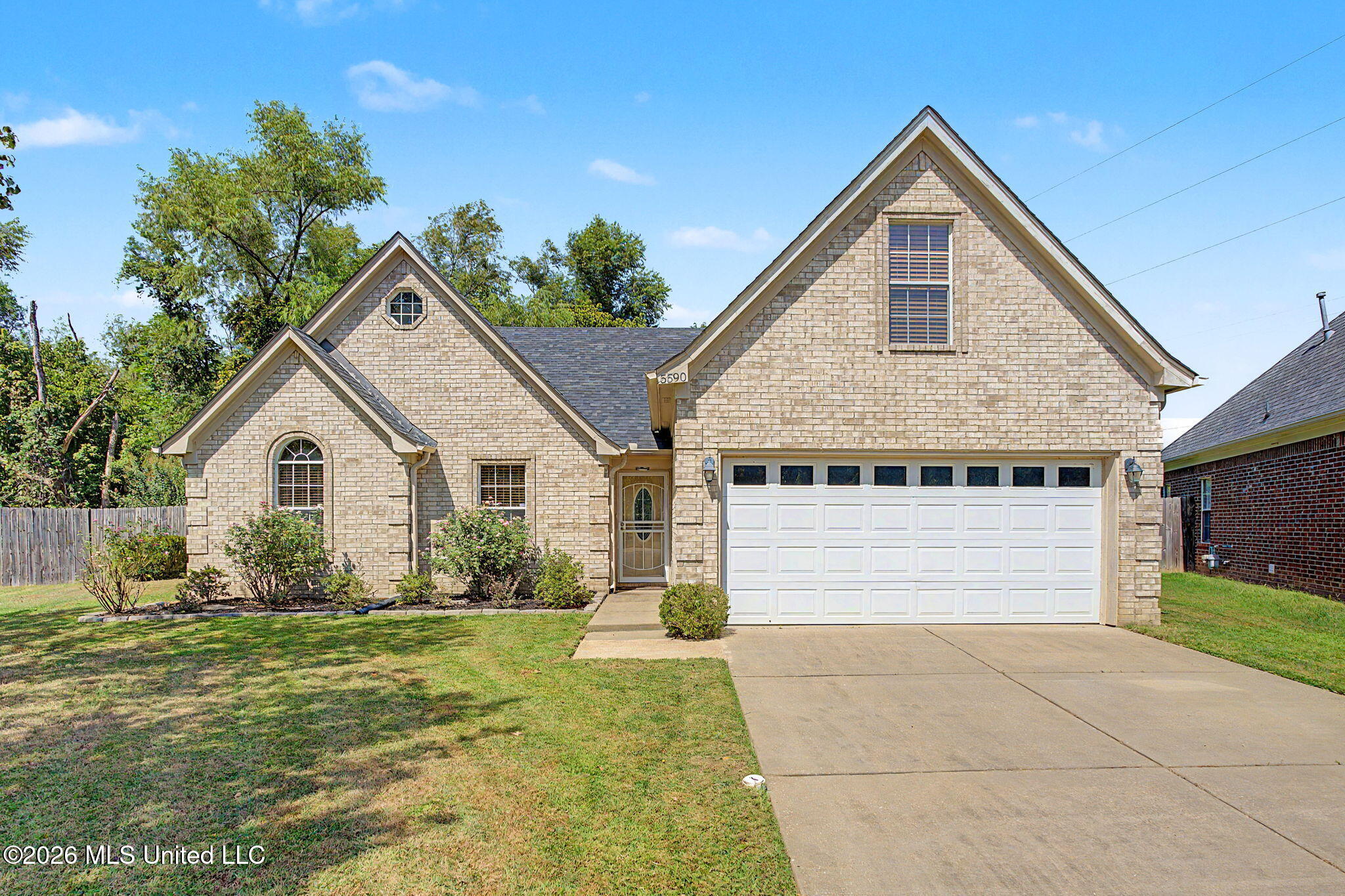 5590 Gilliland Cove Property Photo 2
