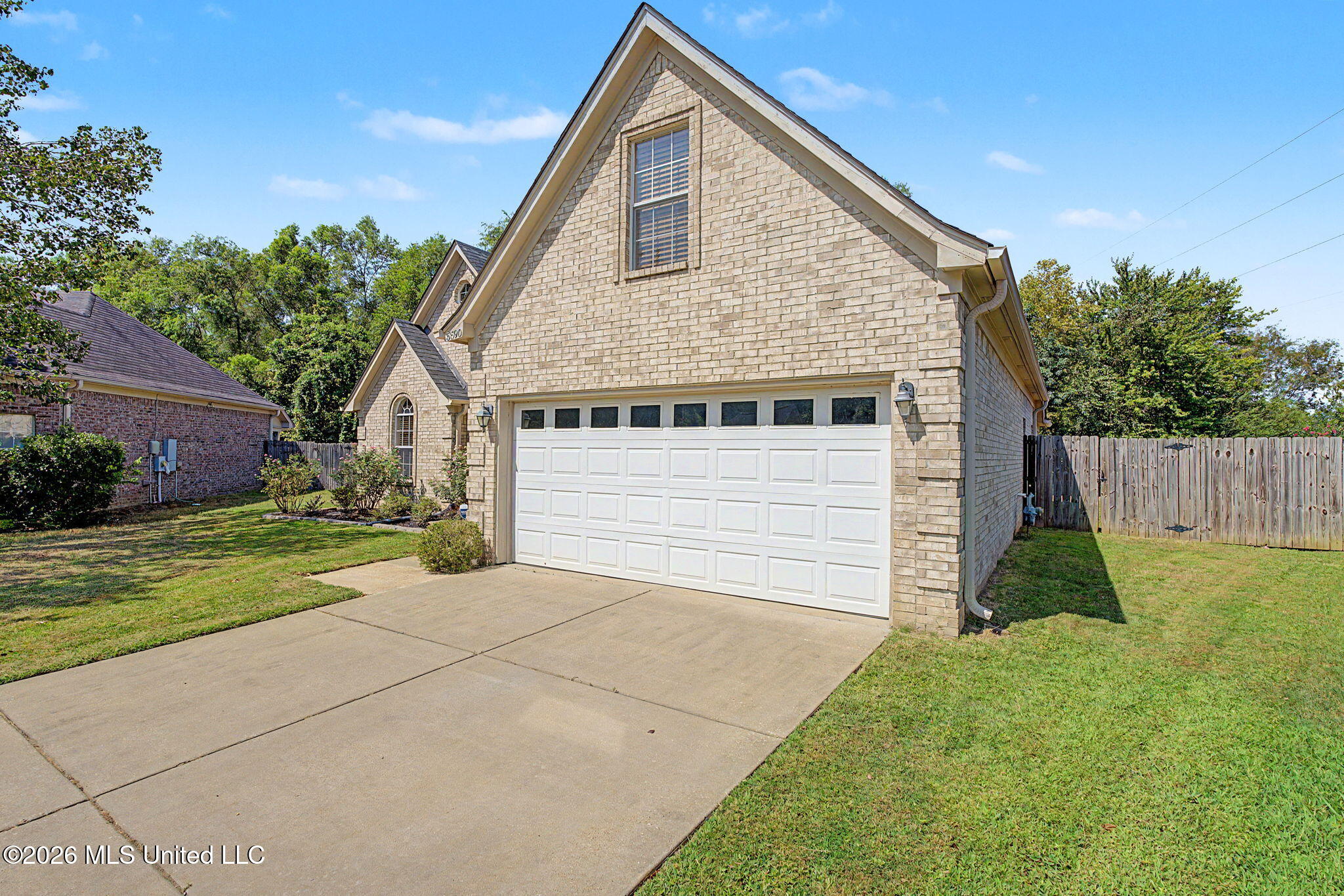 5590 Gilliland Cove Property Photo 4