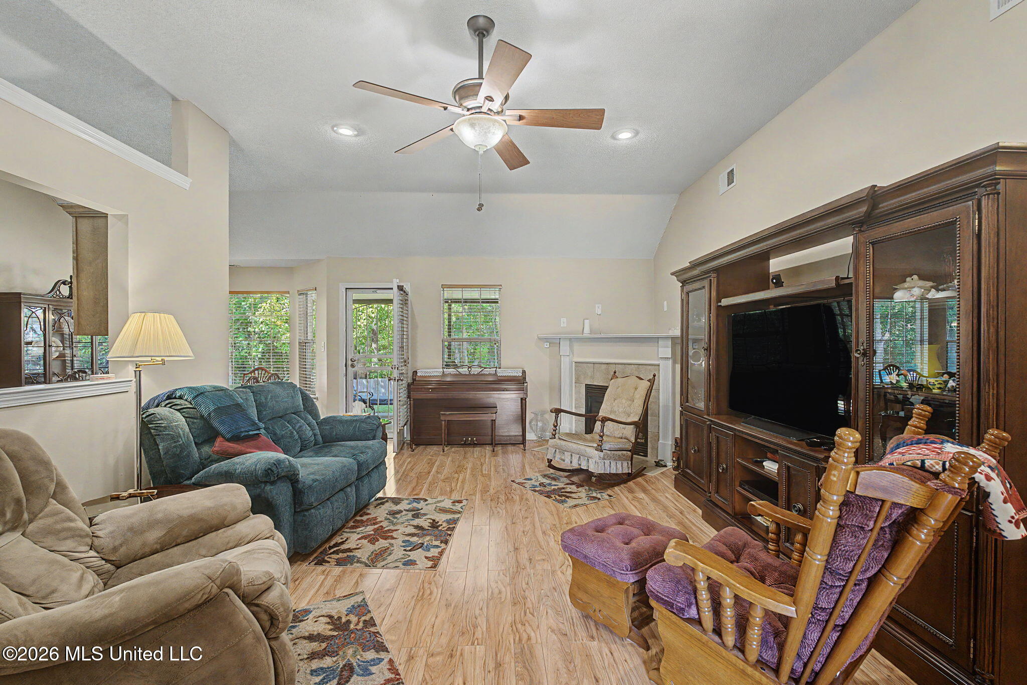 5590 Gilliland Cove Property Photo 8