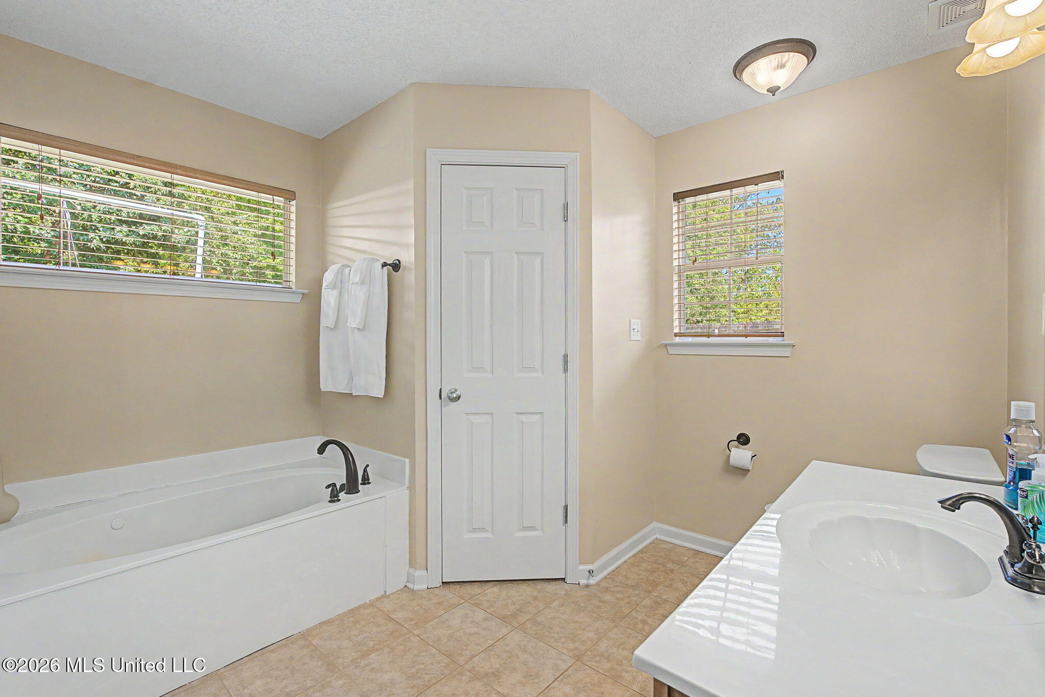 5590 Gilliland Cove Property Photo 18