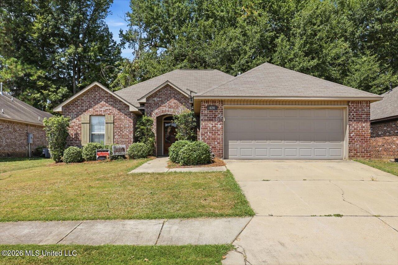 624 Lexington Drive Property Photo 1