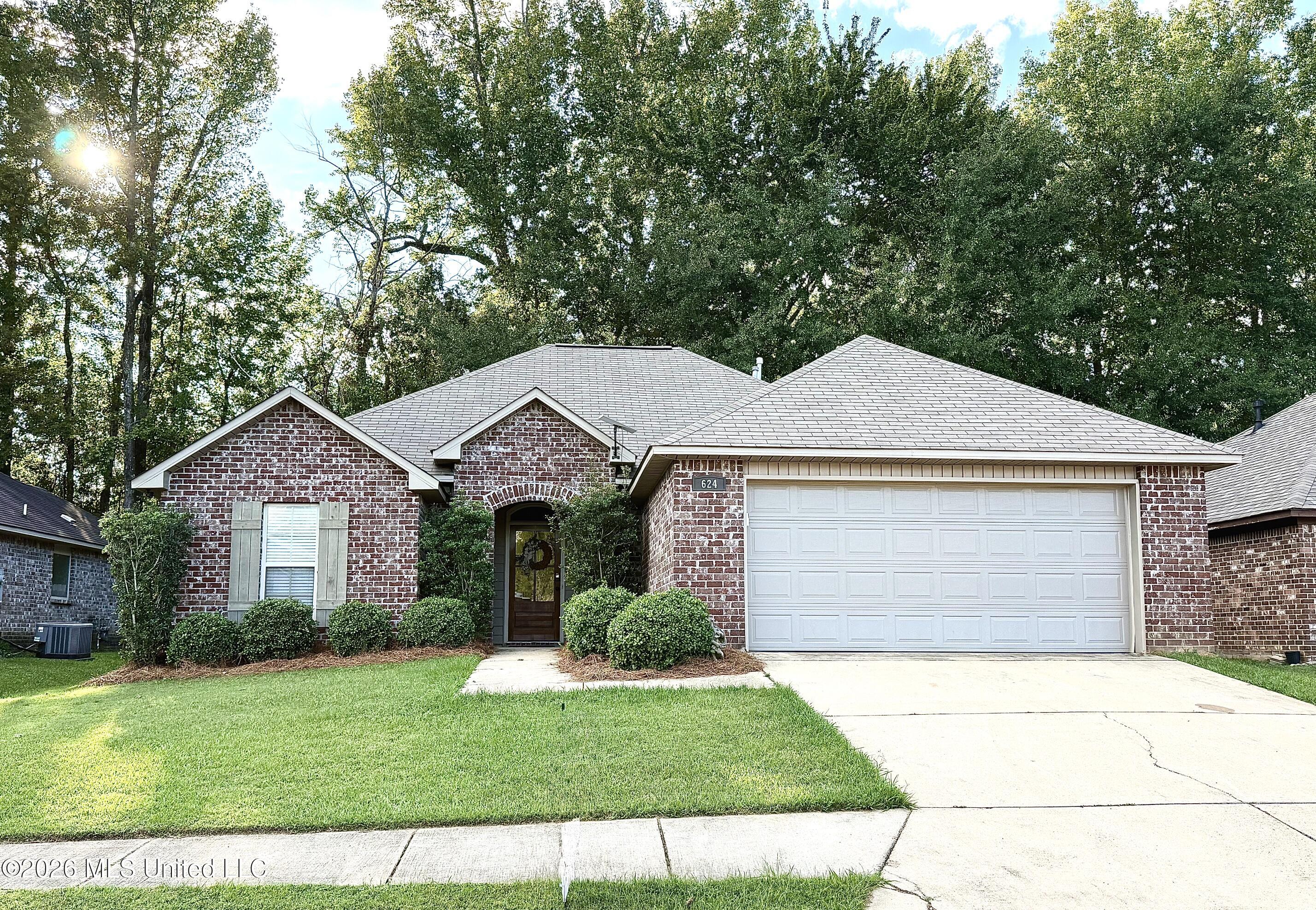 624 Lexington Drive Property Photo 1