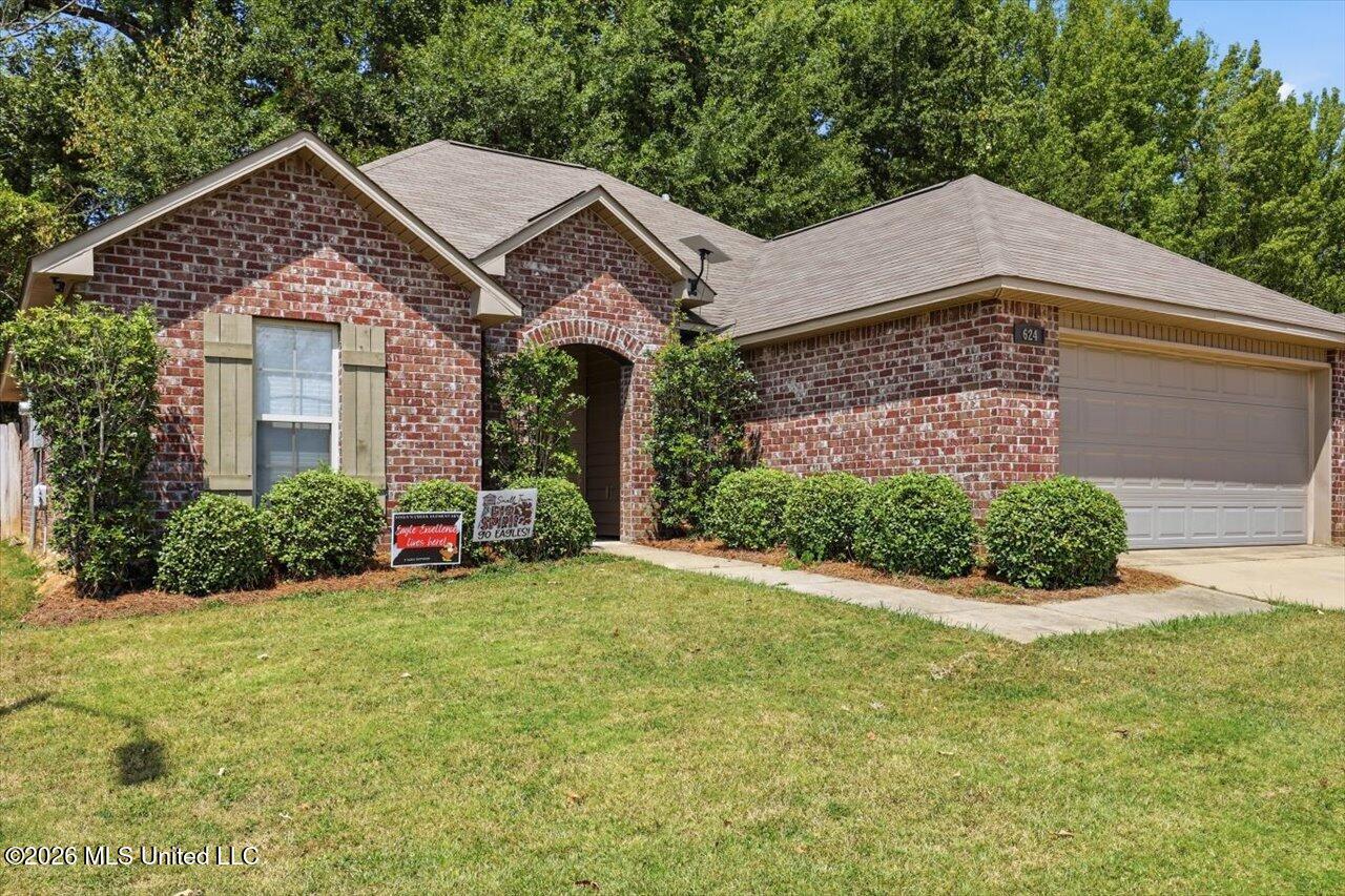 624 Lexington Drive Property Photo 3