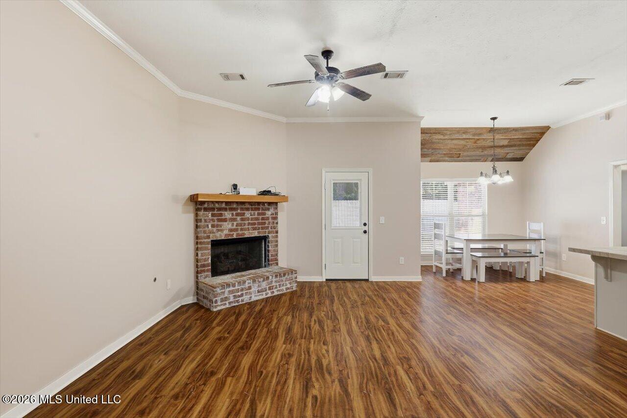 624 Lexington Drive Property Photo 7