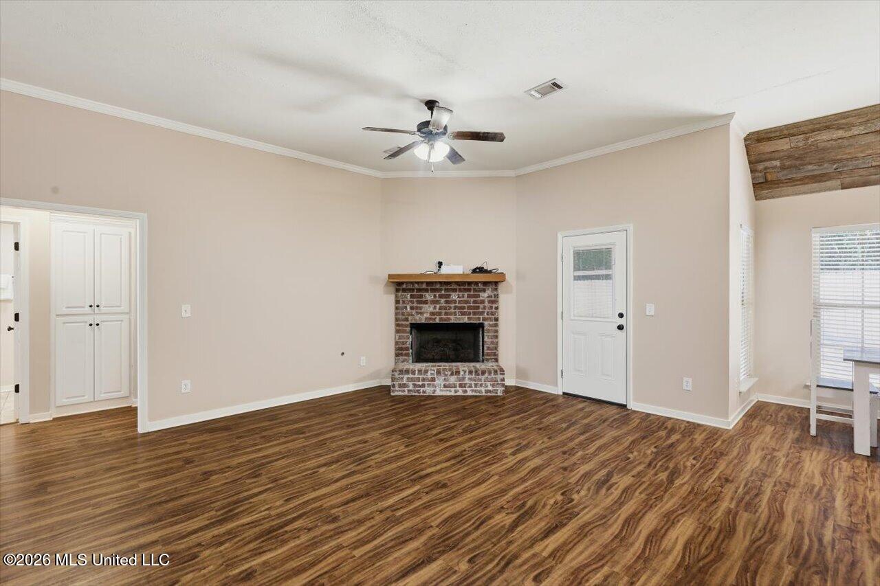 624 Lexington Drive Property Photo 8
