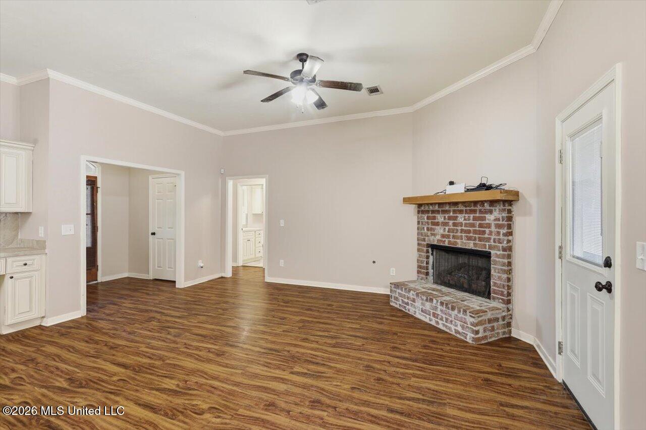 624 Lexington Drive Property Photo 9