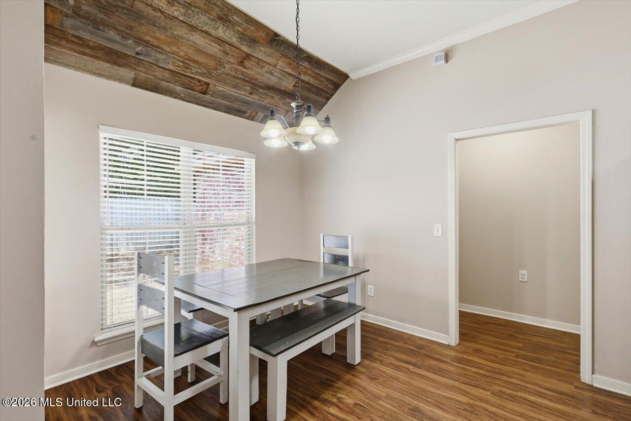 624 Lexington Drive Property Photo 17