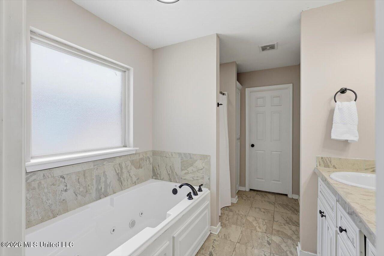 624 Lexington Drive Property Photo 22