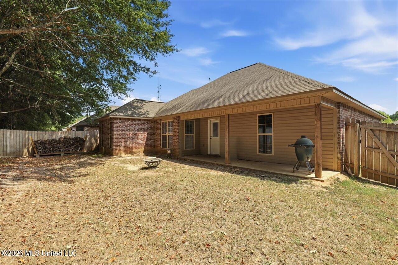 624 Lexington Drive Property Photo 32