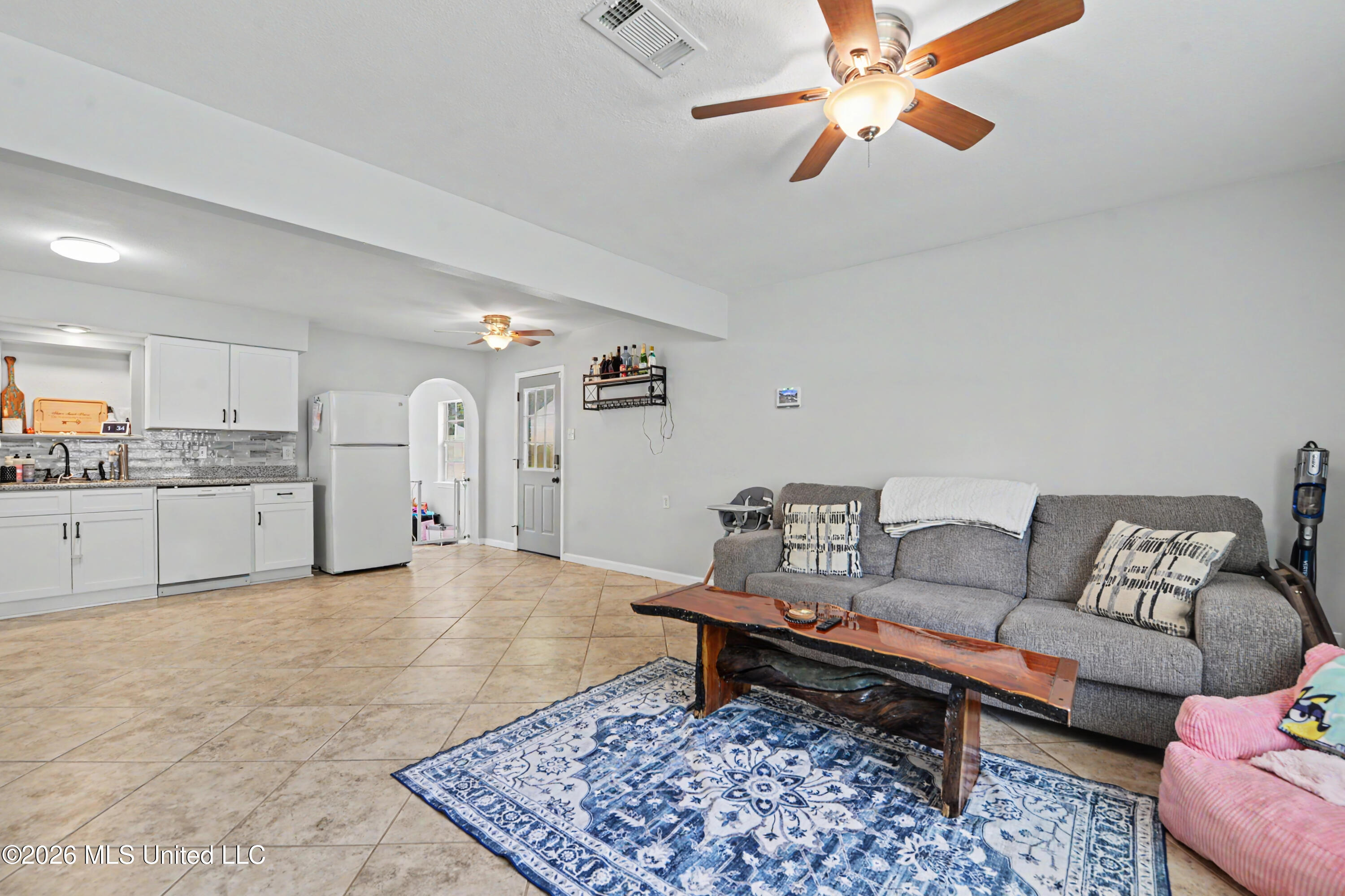 1537 S 10th Street Property Photo 2