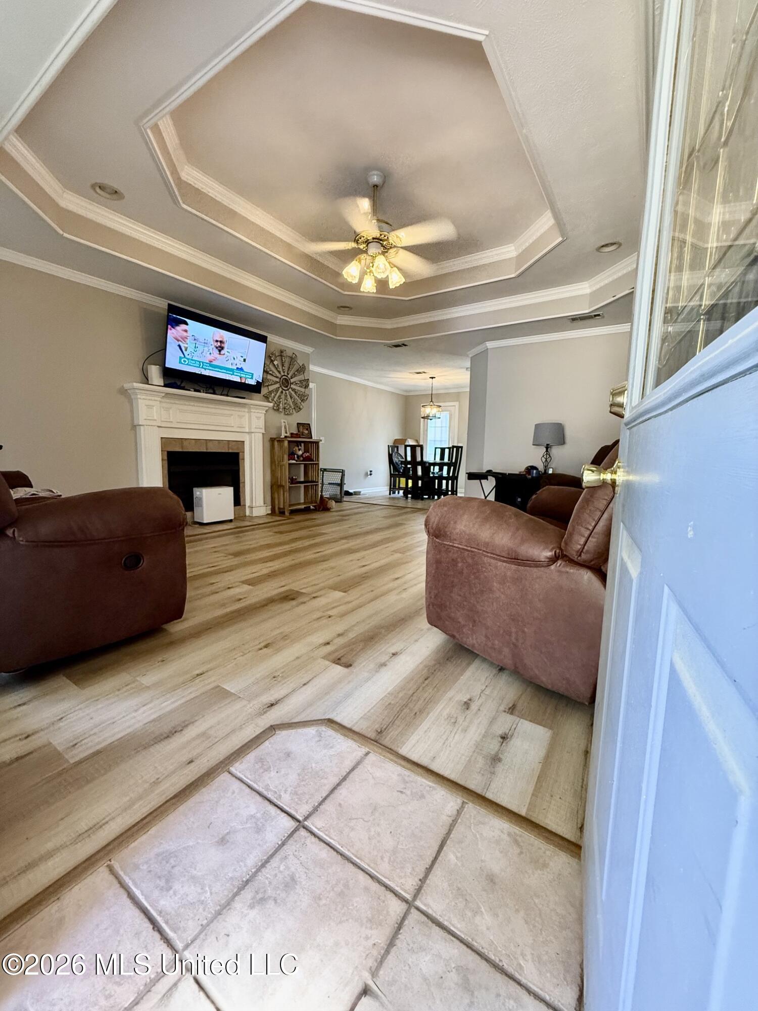 895 Windward Drive Property Photo 4