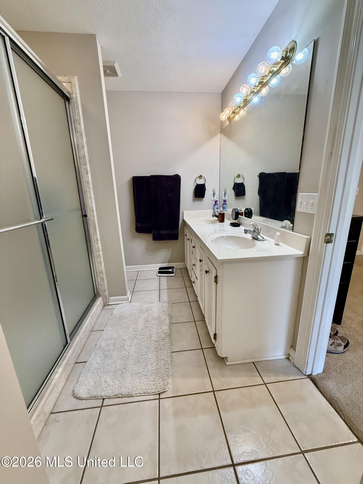 895 Windward Drive Property Photo 10