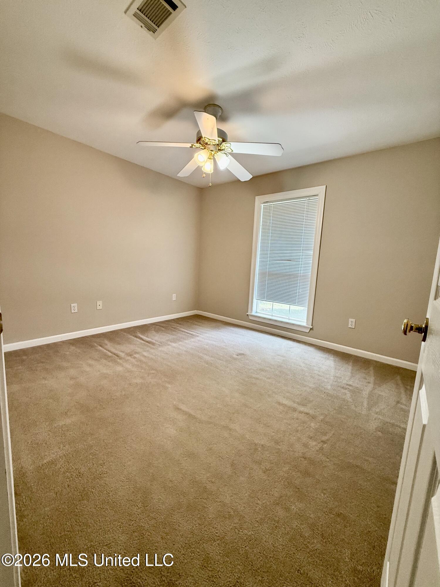 895 Windward Drive Property Photo 14