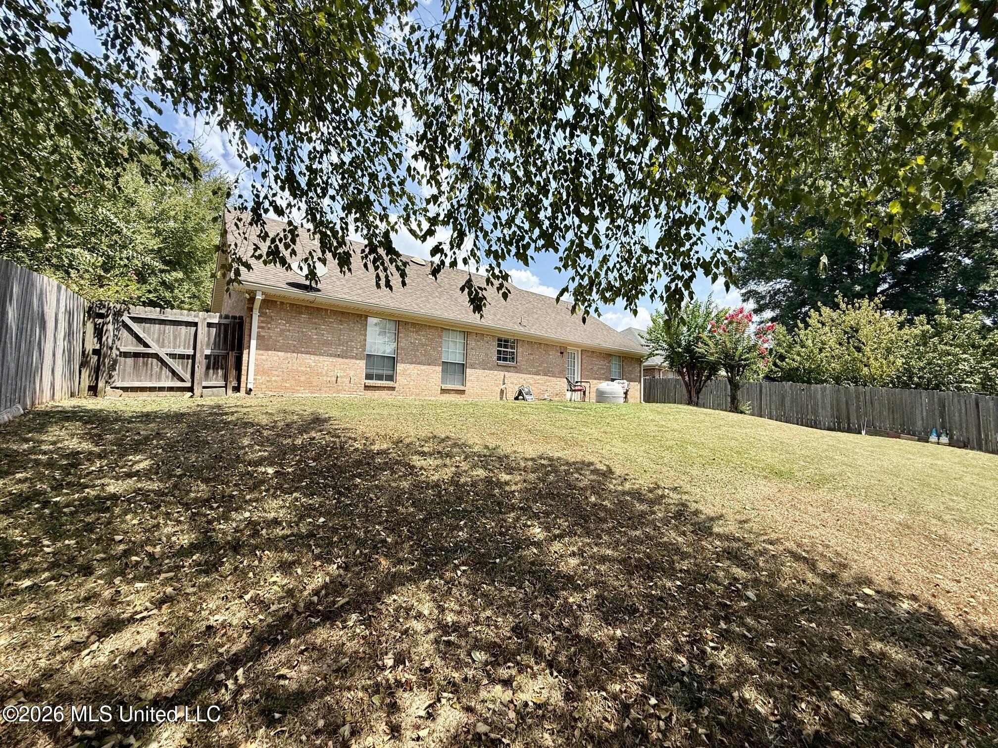 895 Windward Drive Property Photo 21