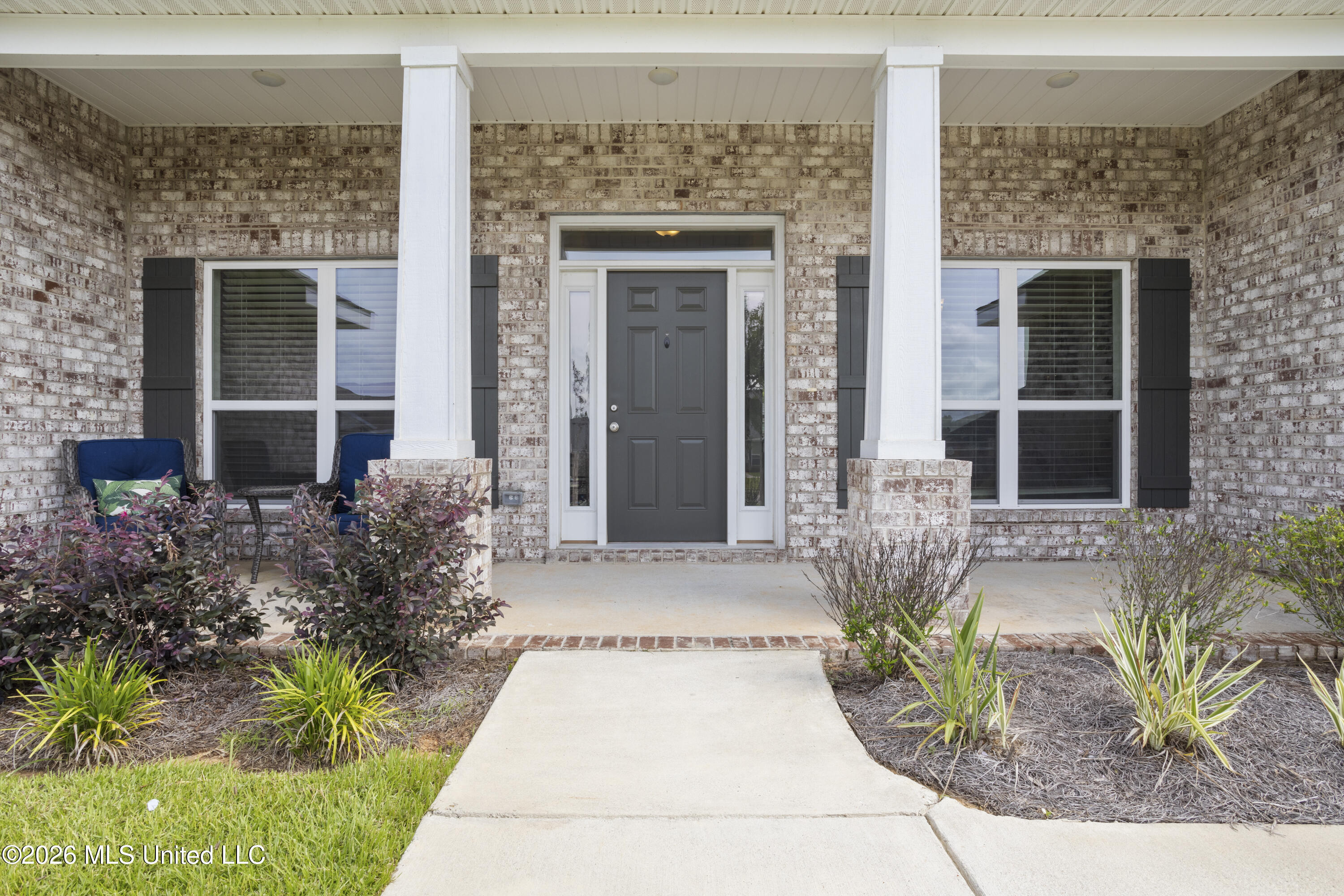 6210 Diamond Lane Property Photo 4