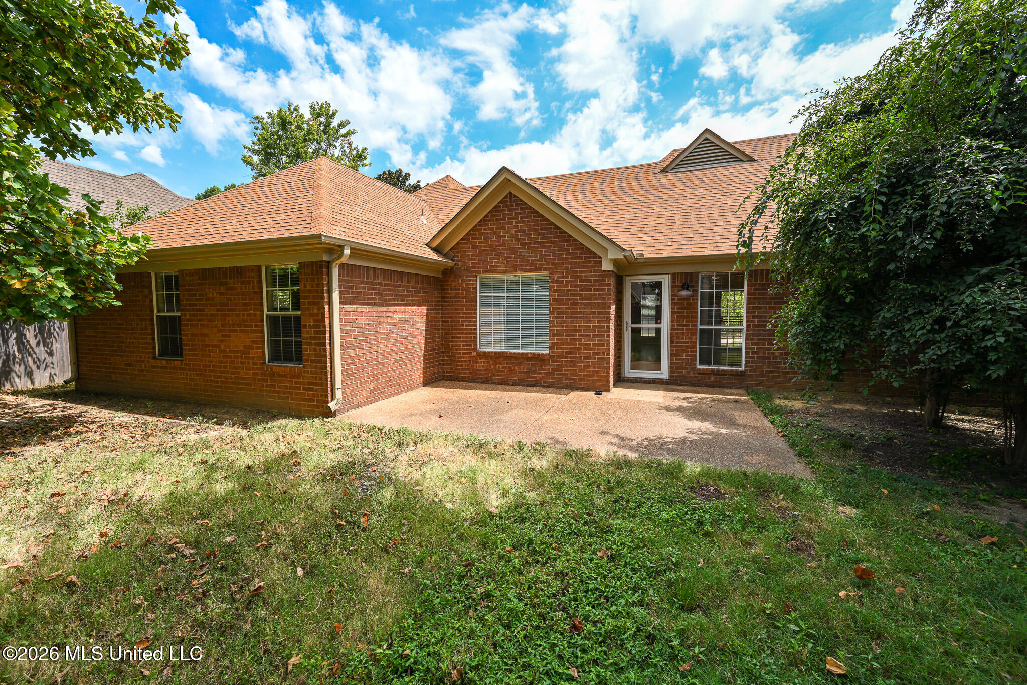 9051 Champlain Drive Property Photo 4