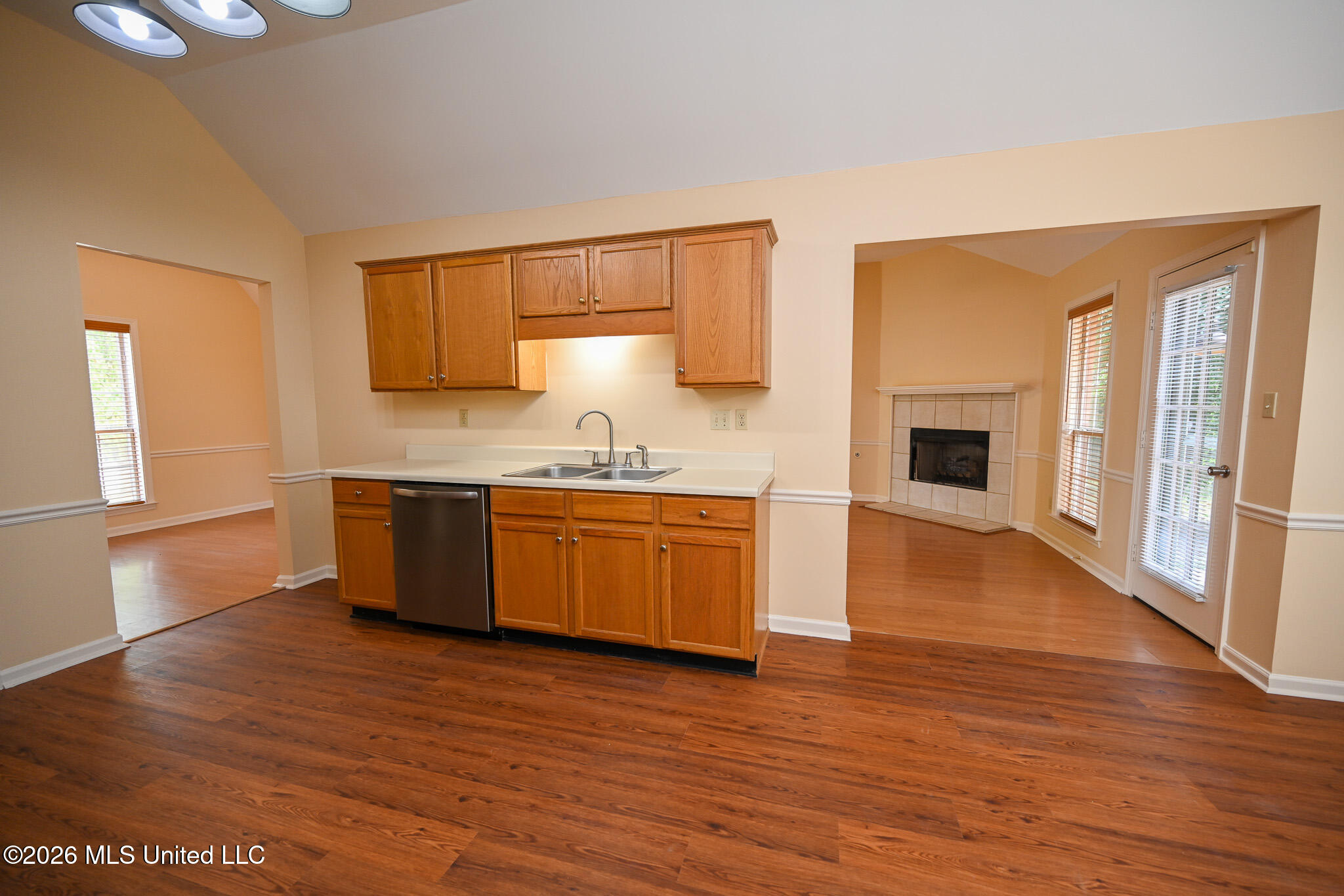 9051 Champlain Drive Property Photo 10