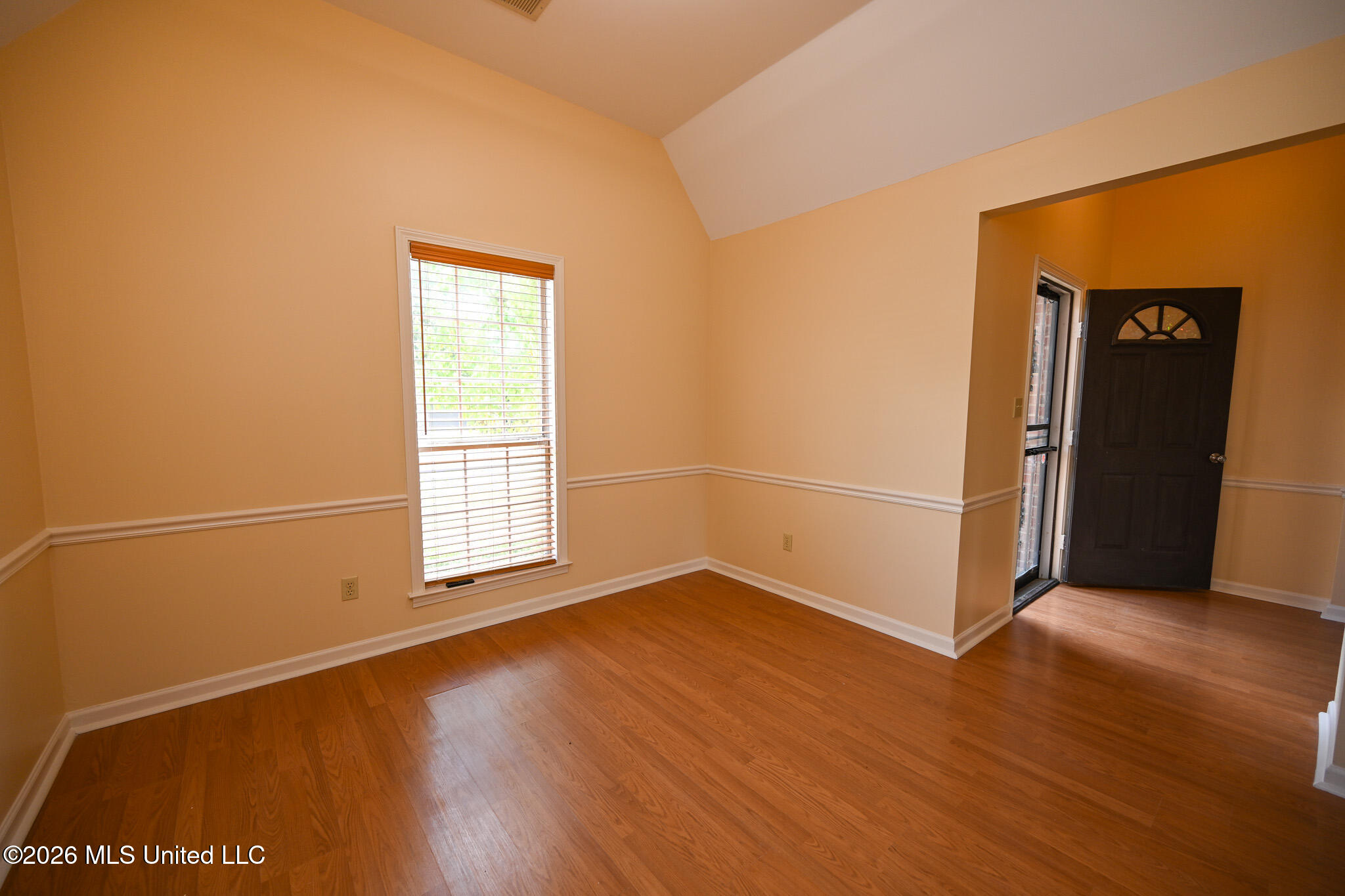 9051 Champlain Drive Property Photo 12
