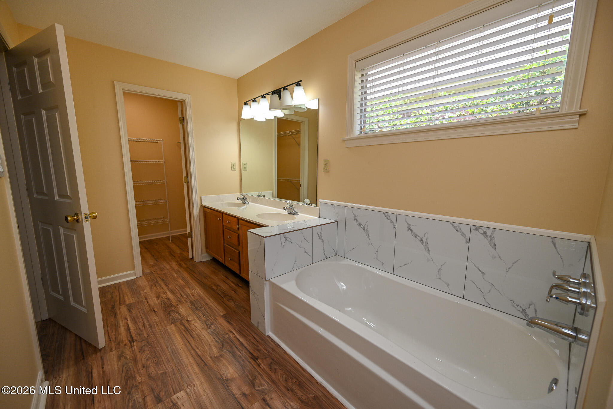 9051 Champlain Drive Property Photo 14