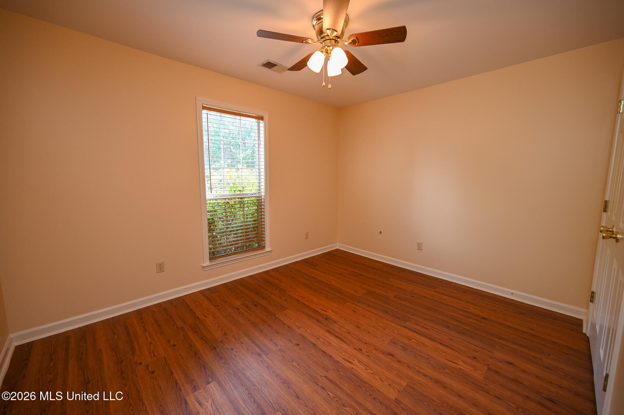 9051 Champlain Drive Property Photo 16