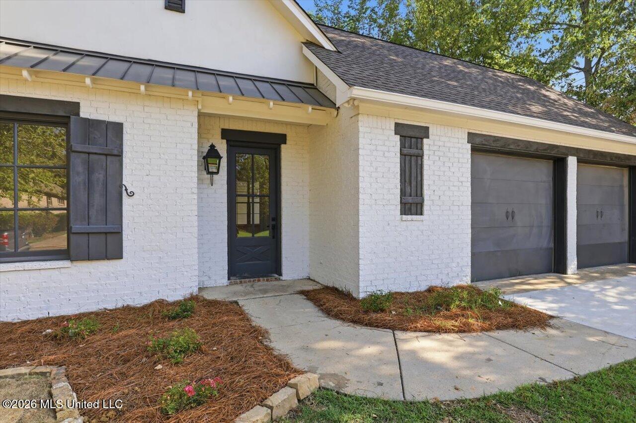 120 Hampton Chase Property Photo 2
