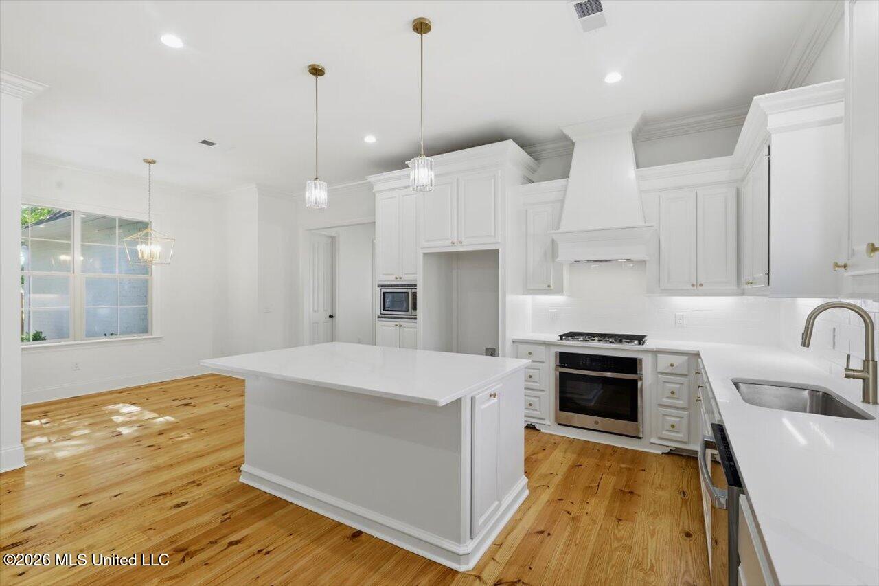 120 Hampton Chase Property Photo 13