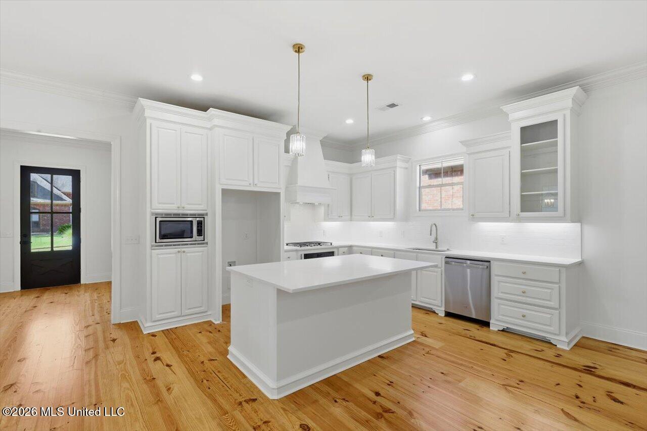 120 Hampton Chase Property Photo 14
