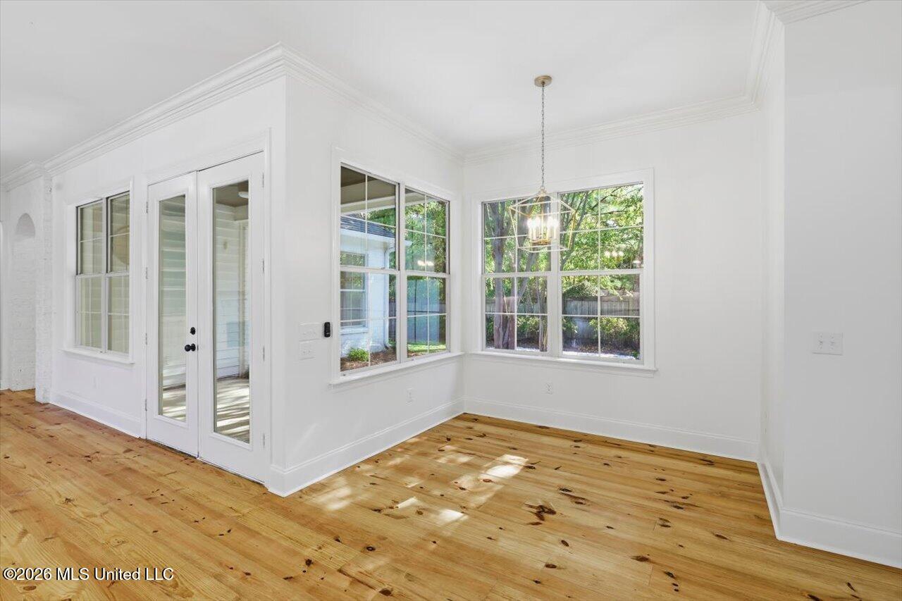 120 Hampton Chase Property Photo 17