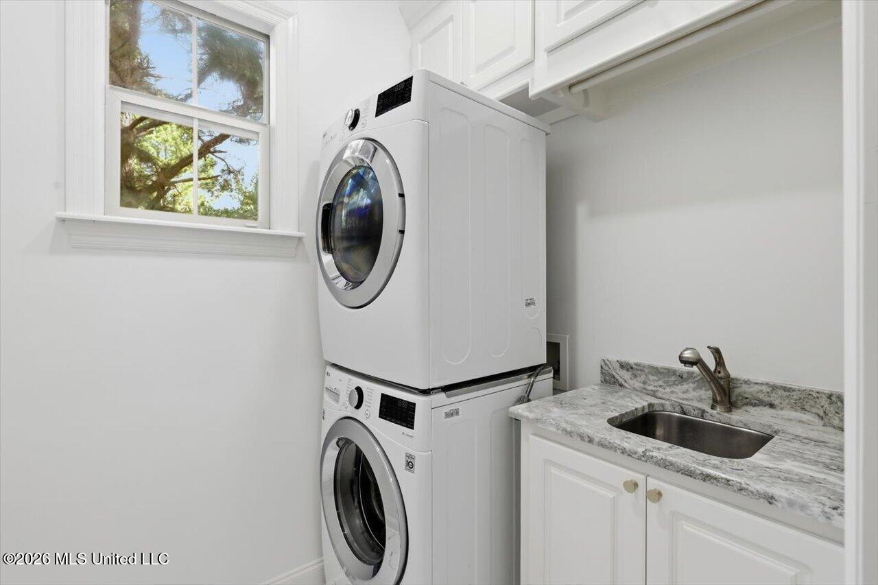 120 Hampton Chase Property Photo 24
