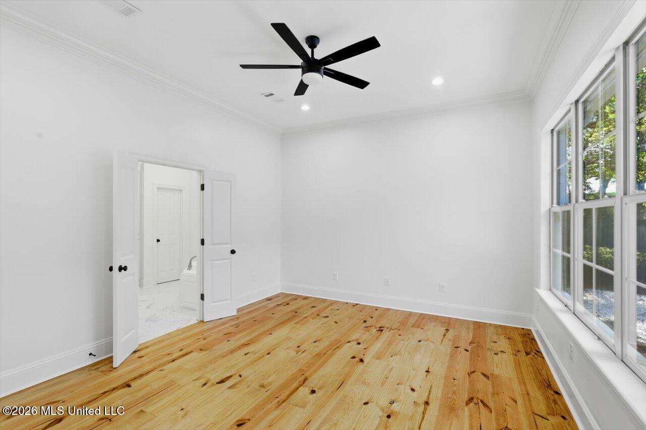 120 Hampton Chase Property Photo 24